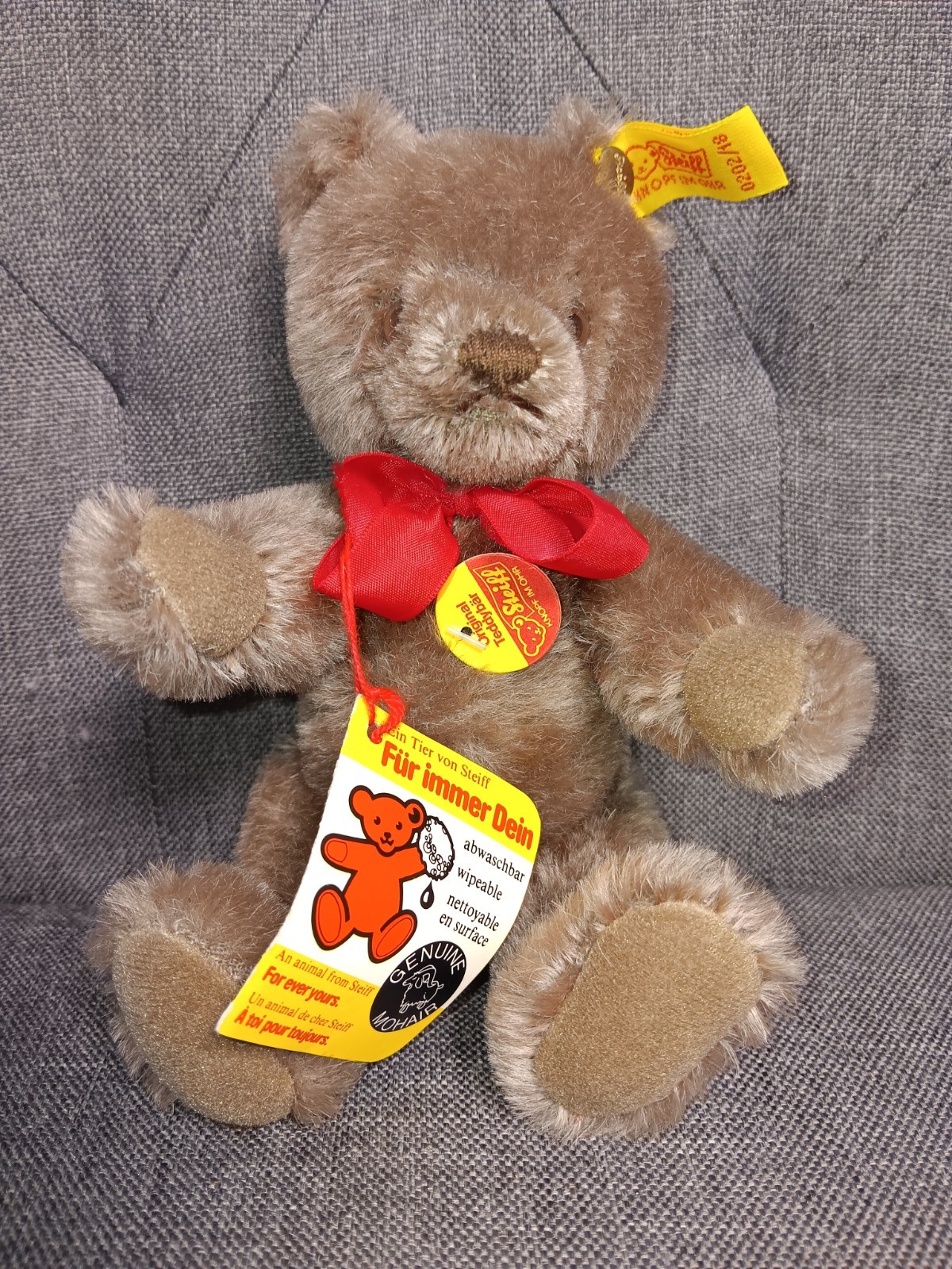 Vintage Steiff  Original Teddy bear With Tags. Marked #0202/18 NWT