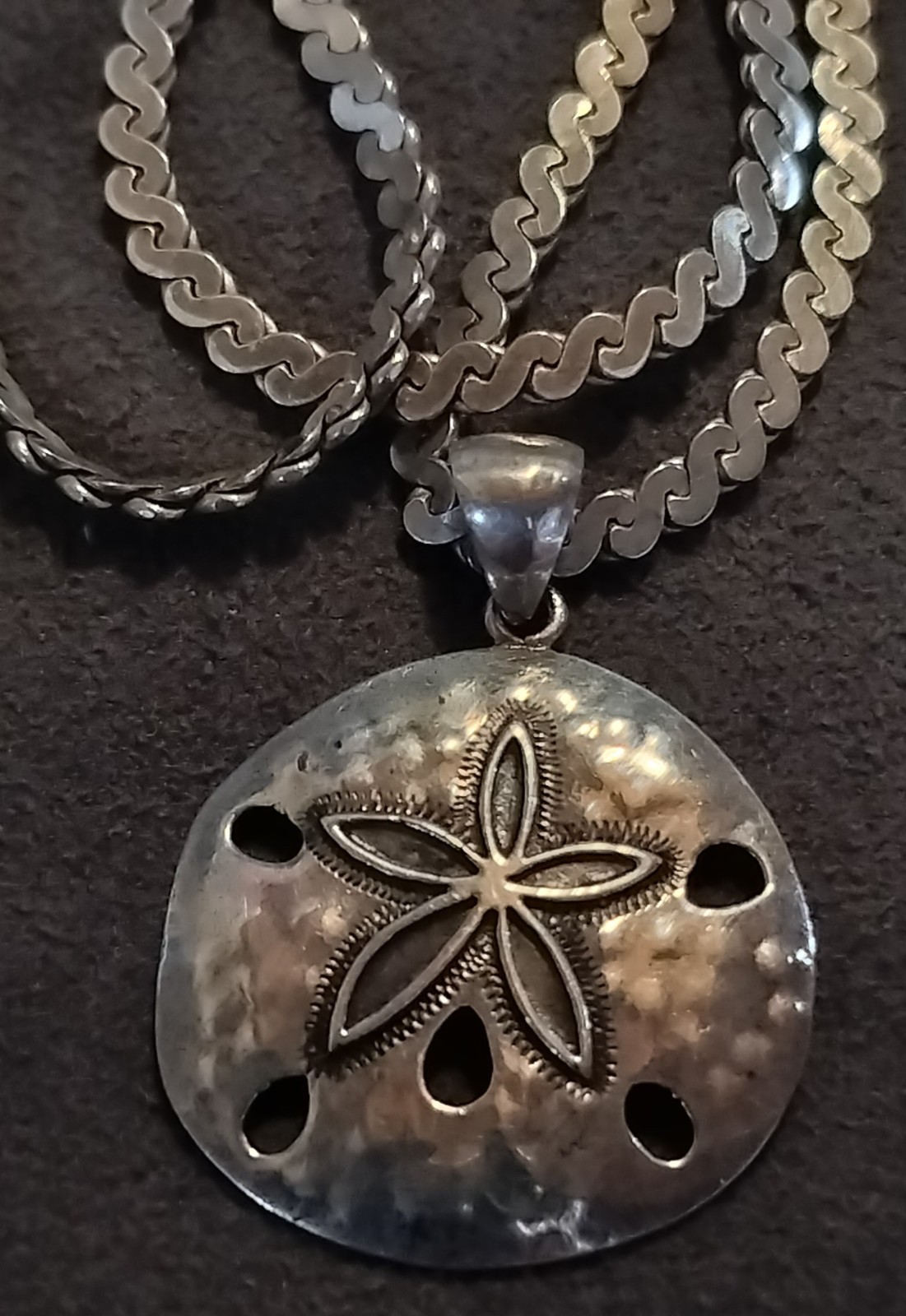 Vintage Italian Sterling Silver Sandollar Pendant/Necklace Hammered, Heavy 15.7g Vintage Italian Sterling Silver Sandollar Pendant/Necklace Hammered, Heavy 15.7g
