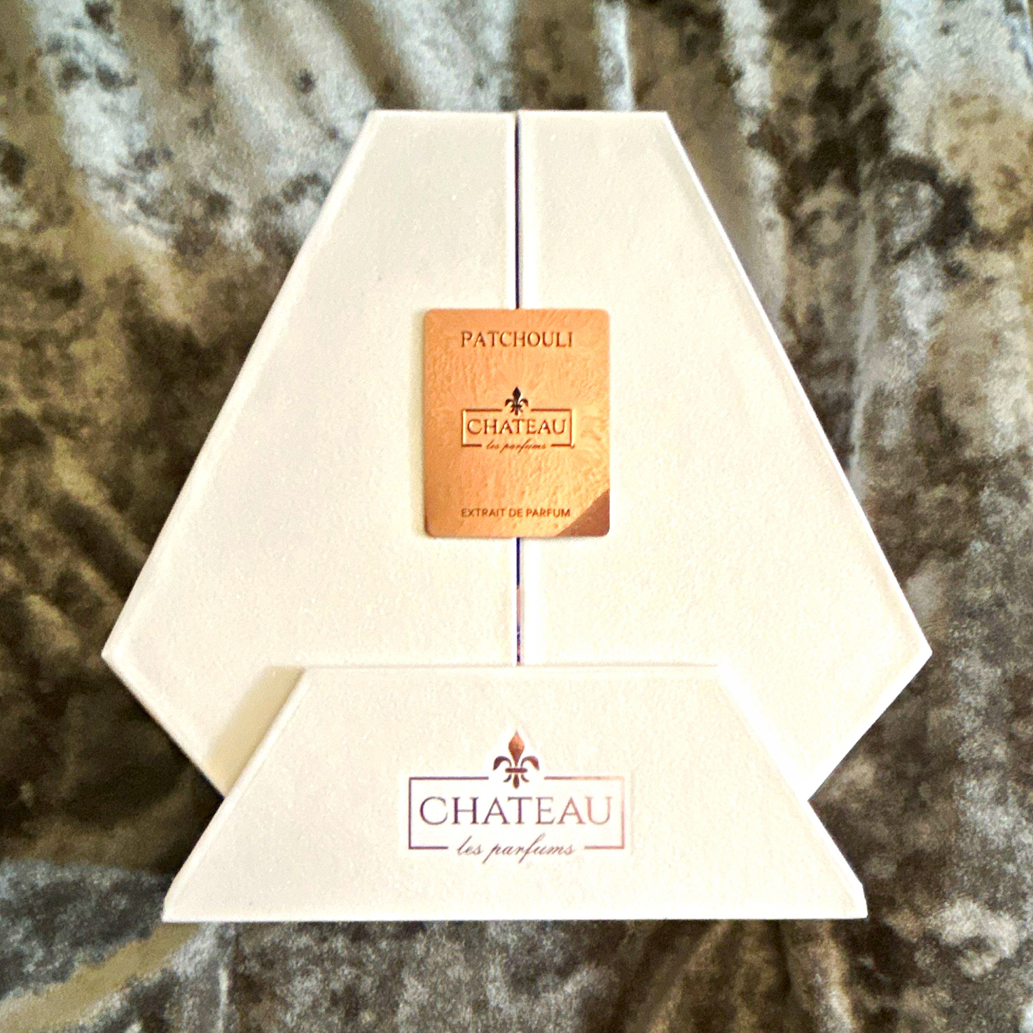 CHATEAU les parfums Patchouli 3.4 fl oz Extrait de Parfum Spray CHATEAU les parfums Patchouli 3.4 fl oz Extrait de Parfum Spray