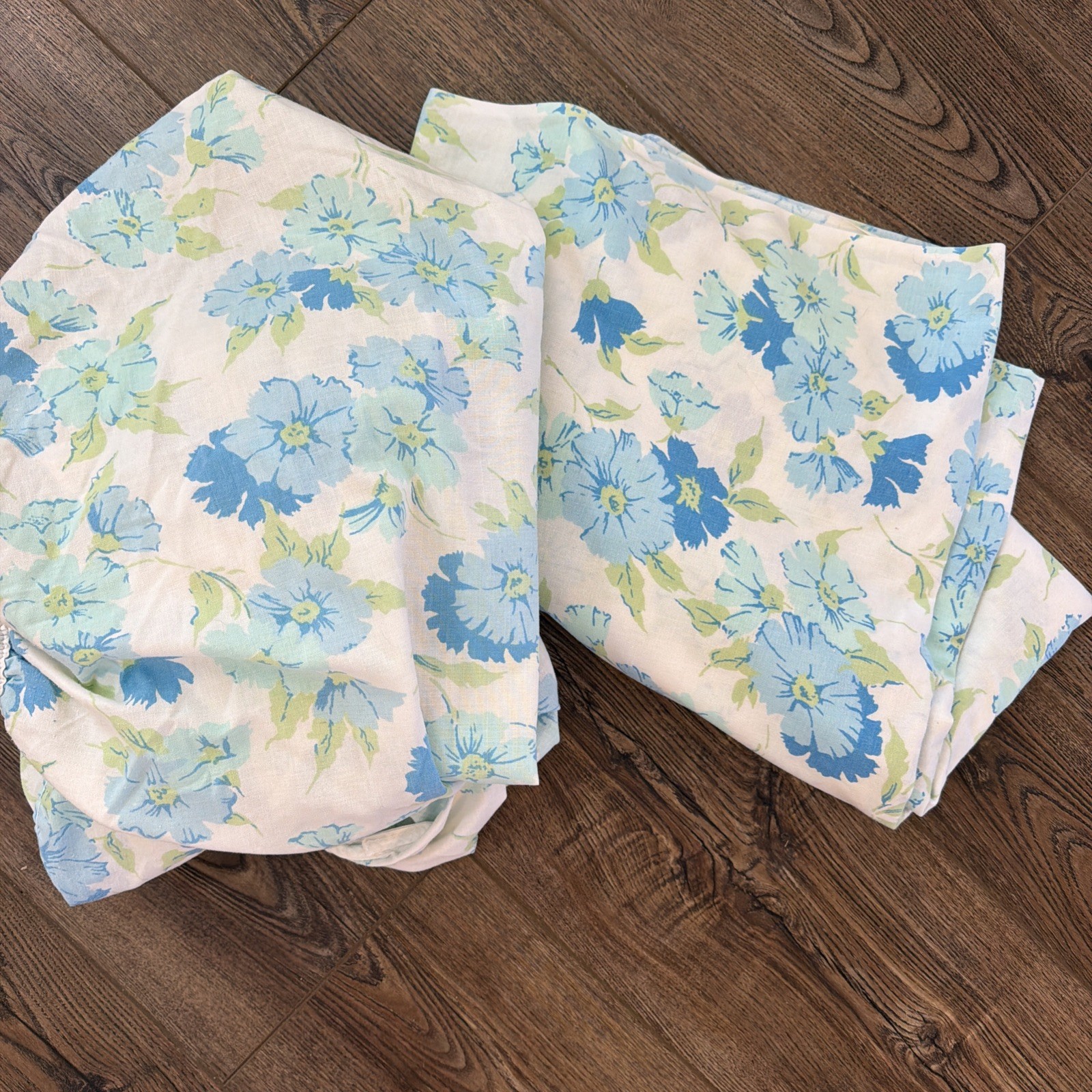 Vintage Sheet Blue Floral, Flat sheet, Double, Full Size MCM 70s Green Fitted Vintage Sheet Blue Floral, Flat sheet, Double, Full Size MCM 70s Green Fitted