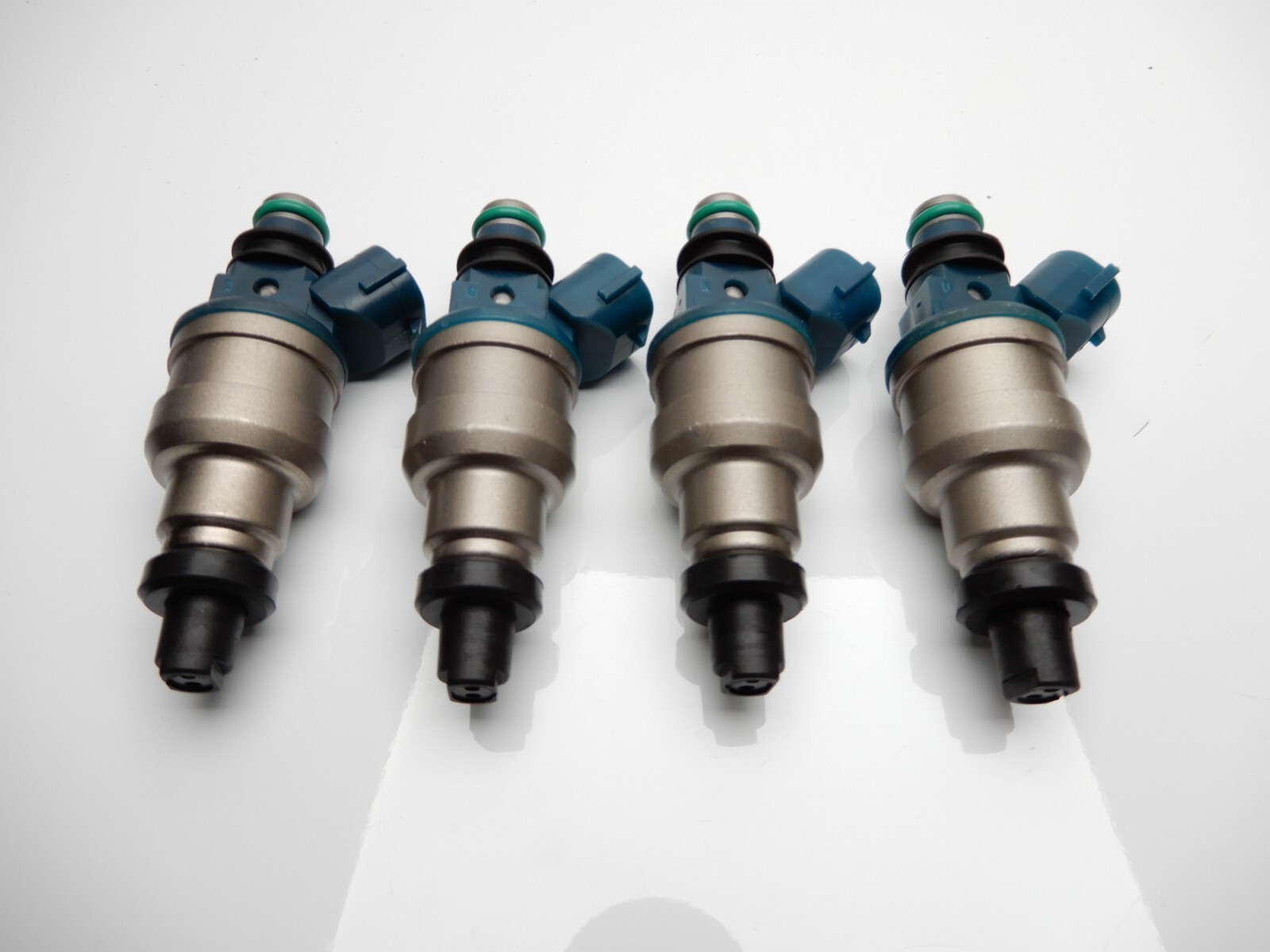 X4 550cc, High Performance Fuel Injectors fits 1984-1991 Mazda RX-7 2HOLE X4 550cc, High Performance Fuel Injectors fits 1984-1991 Mazda RX-7 2HOLE