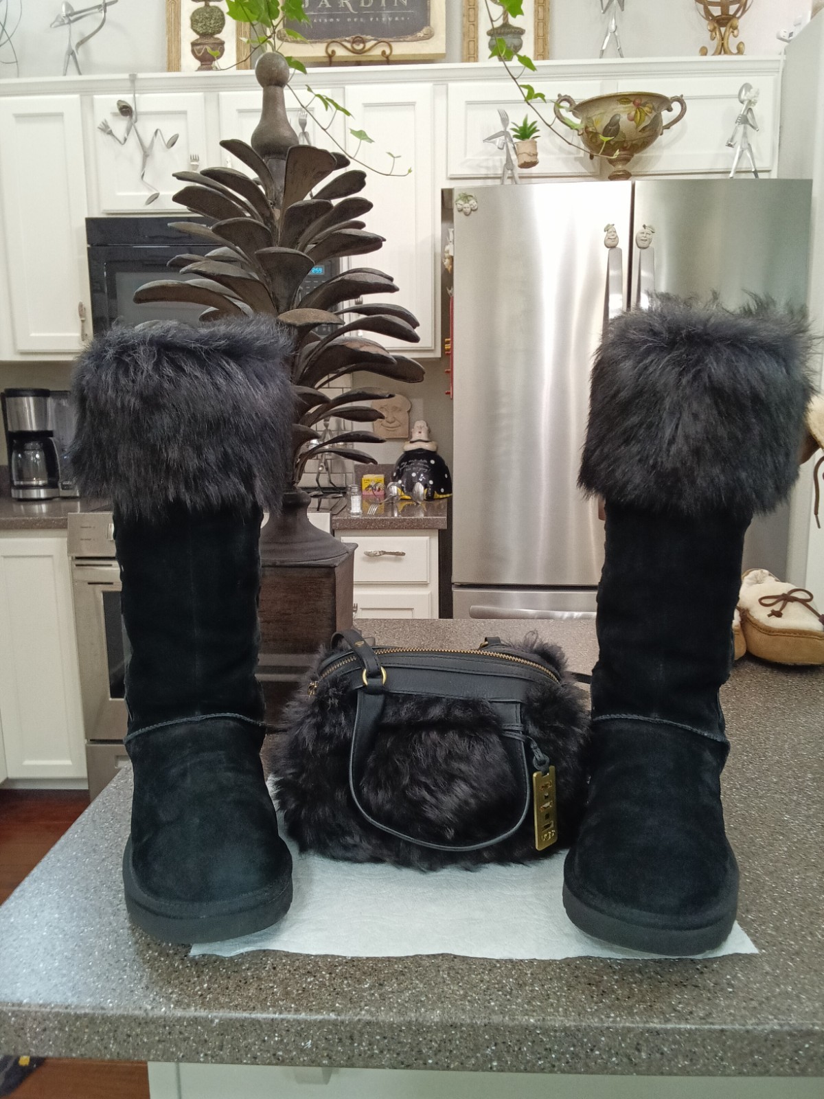 UGG ROSANA TALL BLACK TOSCANA SHEARLING CUFF BOOTS, Size 10, MATCHING CROSSBODY