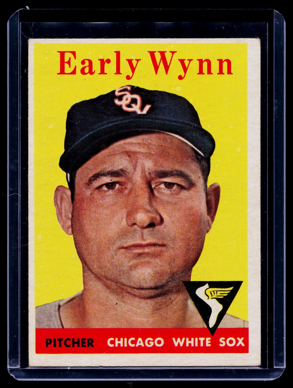 1958 Topps #100a Early Wynn : Team name in white letters