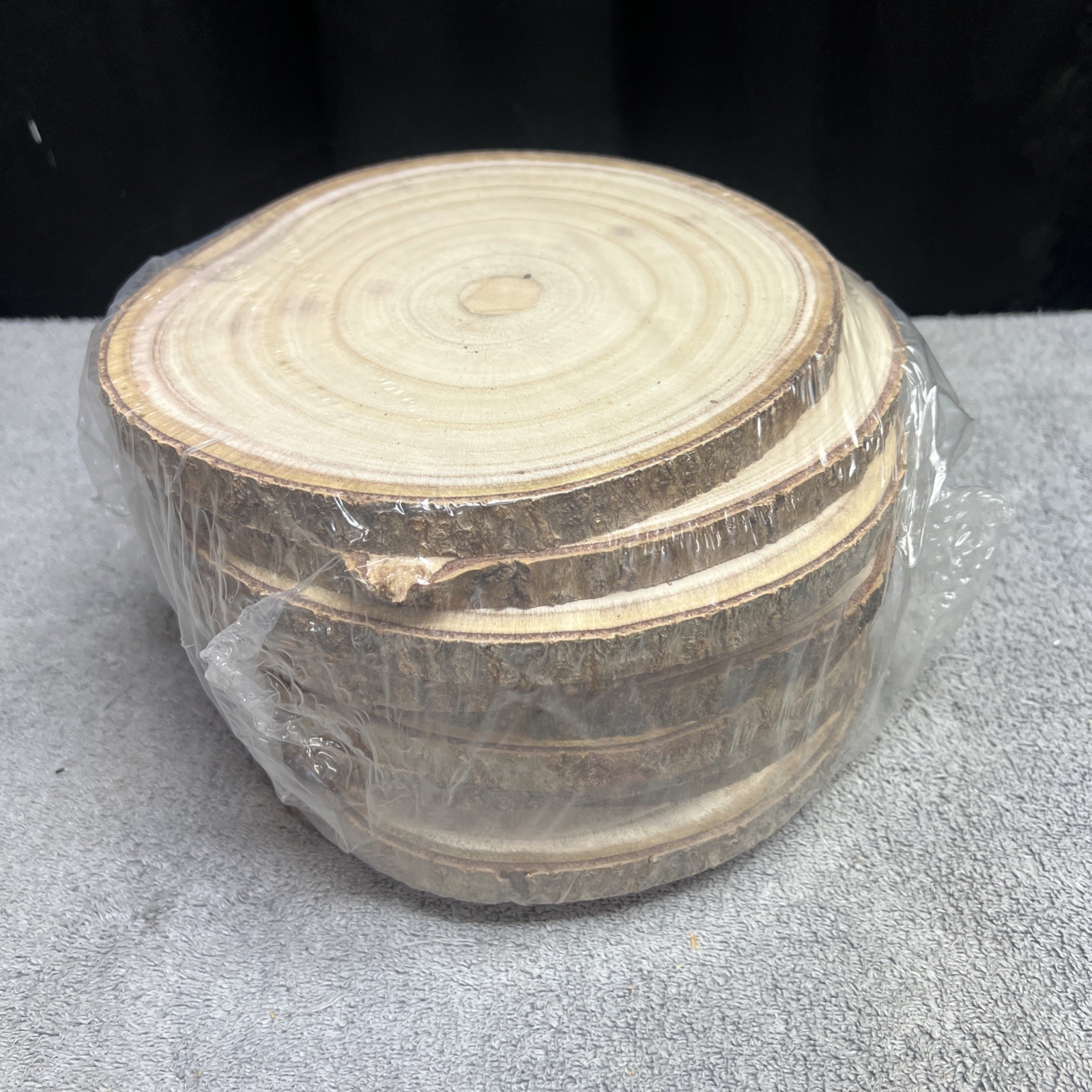 Pack of 10 Unfinished Round Wood Slice with Bark Edge, Shapes Theme Craft Piece Pack of 10 Unfinished Round Wood Slice with Bark Edge, Shapes Theme Craft Piece