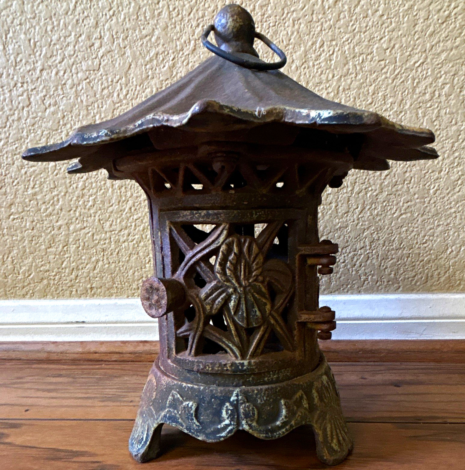 Vintage Cast Iron Pagoda Lantern w/ Handle Vintage Cast Iron Pagoda Lantern w/ Handle