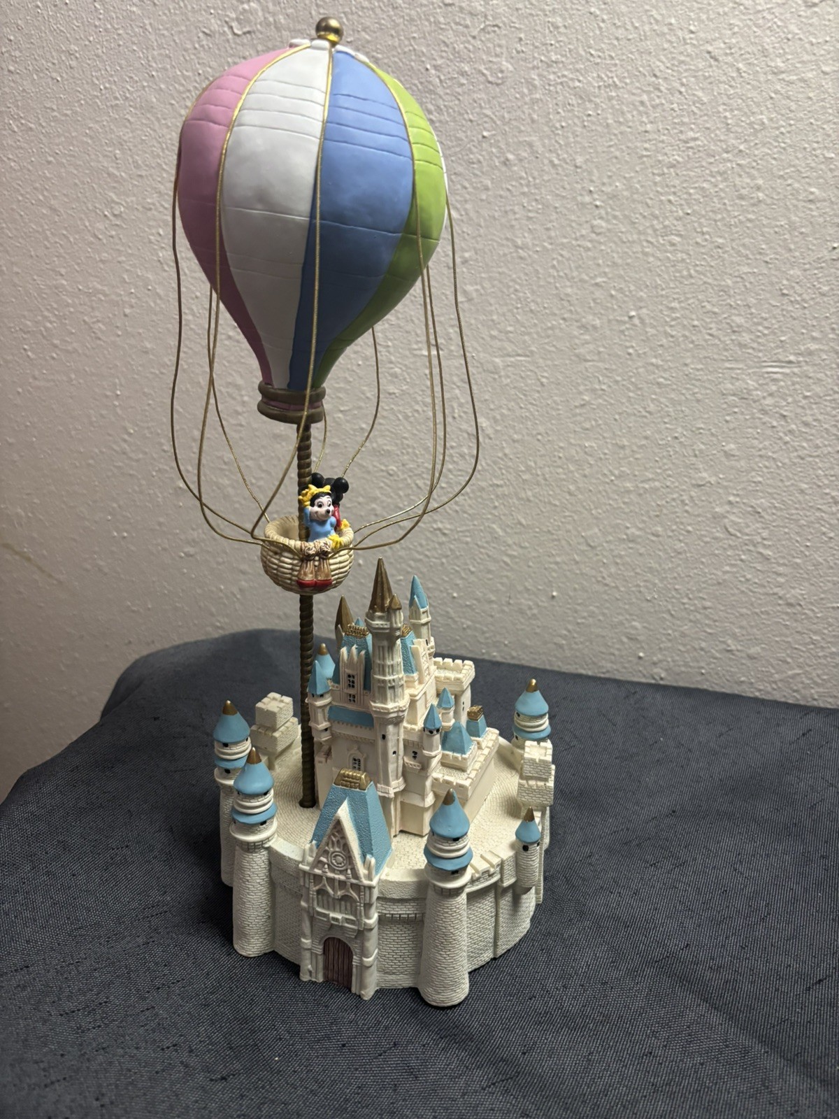 Disney Cinderella Castle Mickey & Minnie Mouse Hot Air Balloon Figurine RARE VTG Disney Cinderella Castle Mickey & Minnie Mouse Hot Air Balloon Figurine RARE VTG