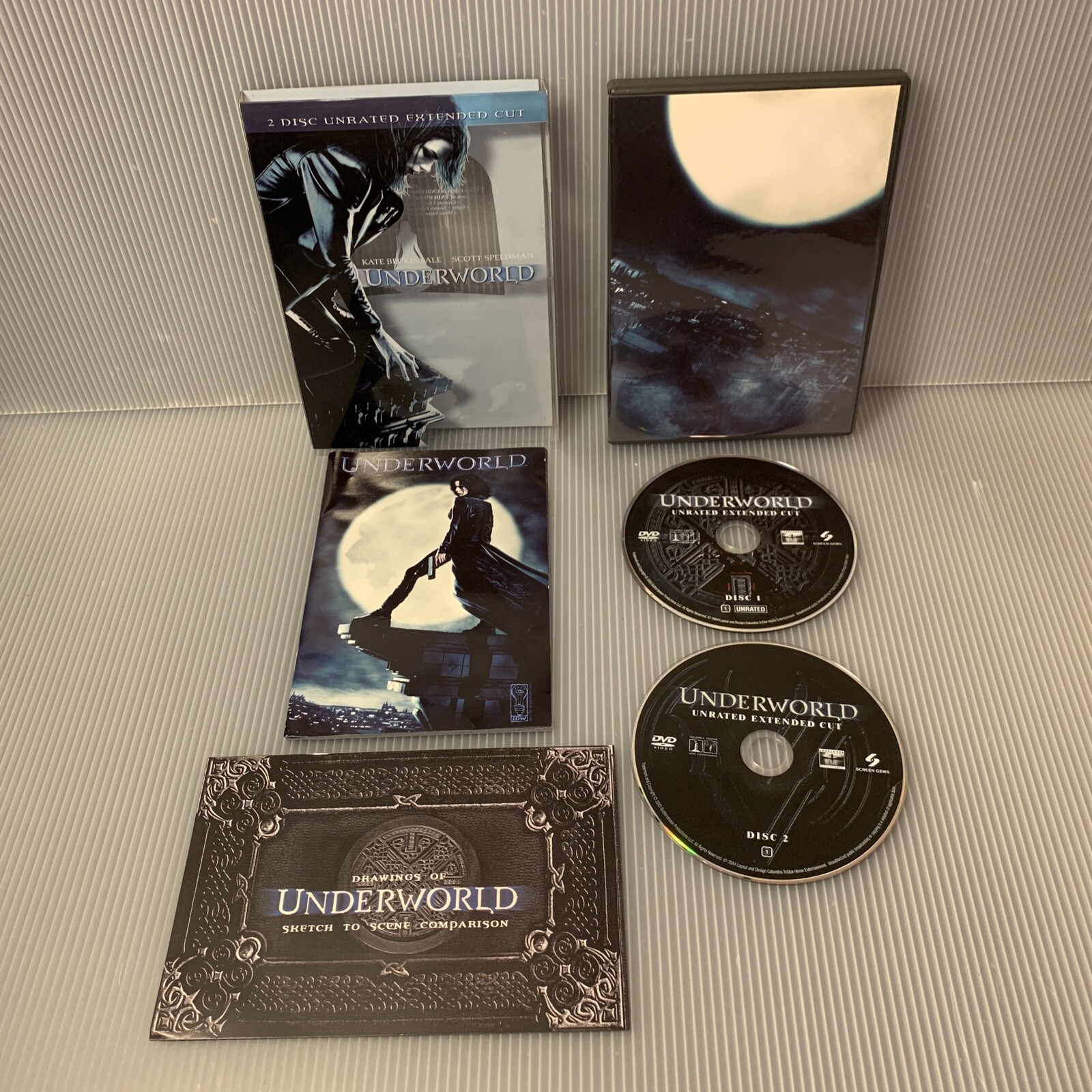 Underworld (2-Disc DVD Set Unrated Extended Cut) Complete w/ Comic & Art Booklet Underworld (2-Disc DVD Set Unrated Extended Cut) Complete w/ Comic & Art Booklet