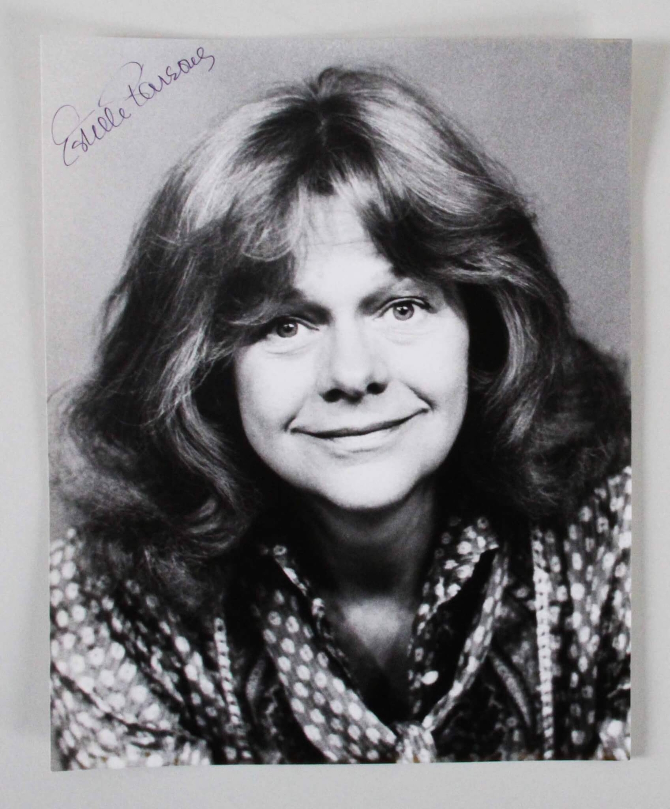 Estelle Parsons Signed Photo 8x10 - COA JSA