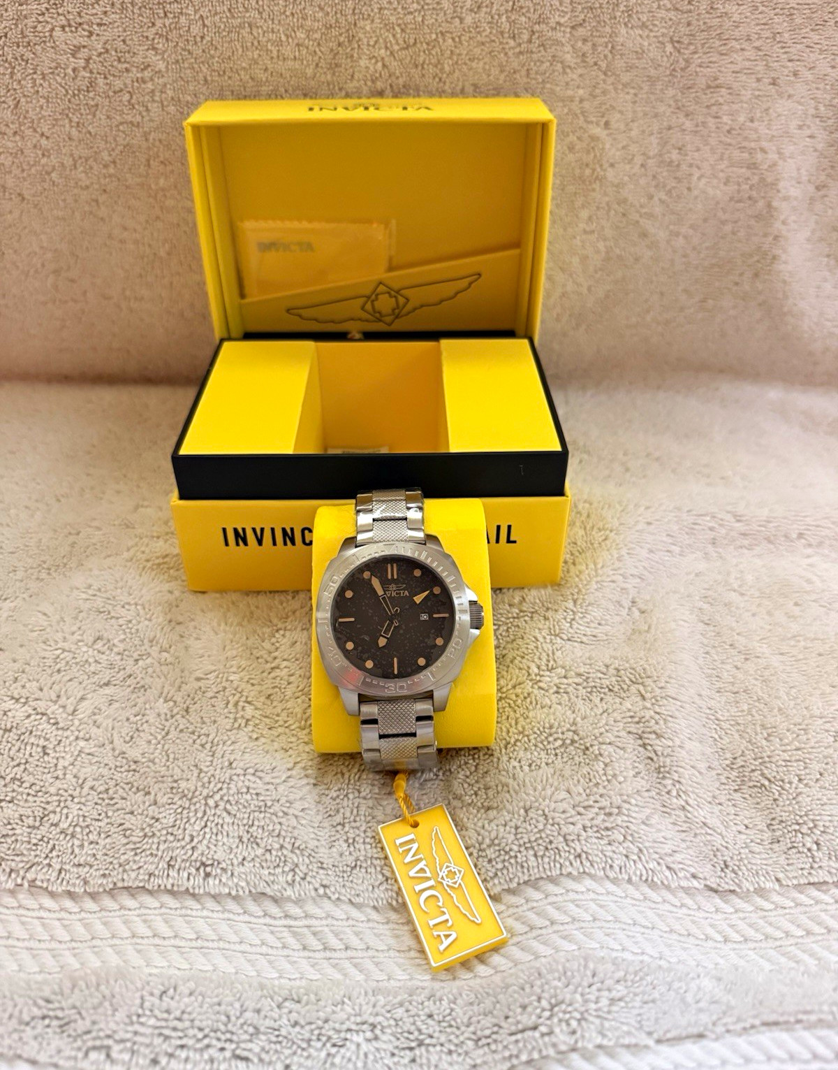 Invicta Speedway 49099 Men’s Quartz Watch 46mm Invicta Speedway 49099 Men’s Quartz Watch 46mm