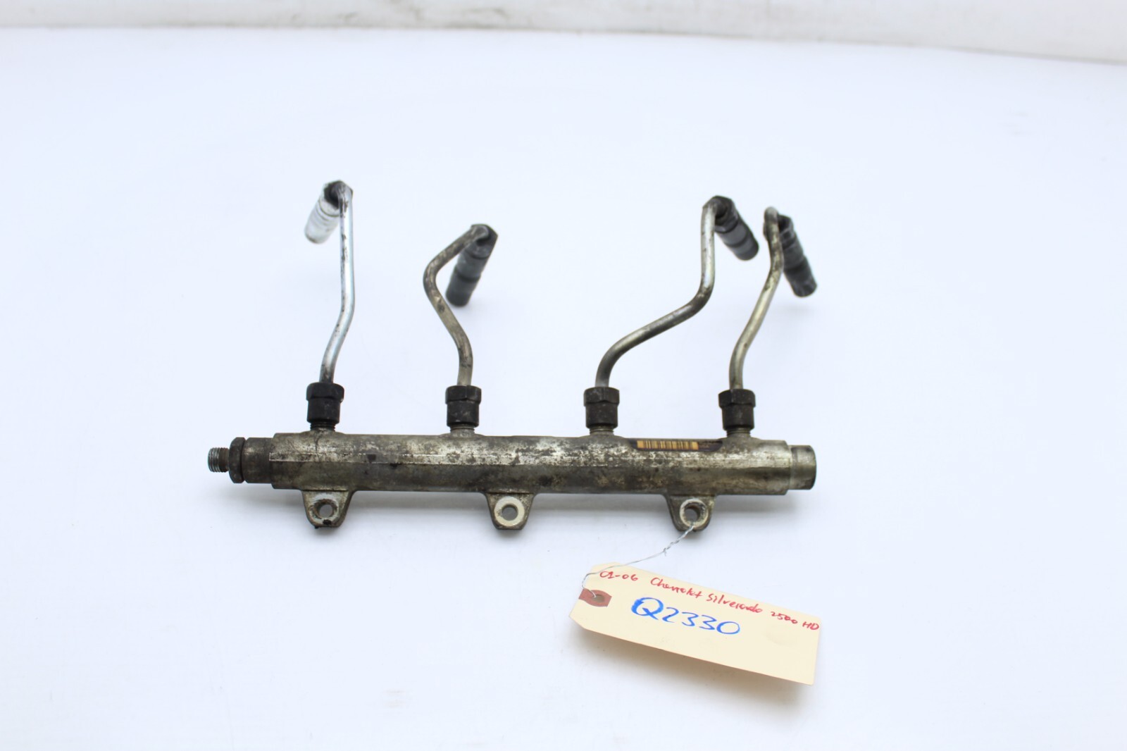 04.5-05 CHEVROLET SILVERADO 2500HD 6.6L HIGH PRESSURE FUEL RAIL W/ LINES Q2330 04.5-05 CHEVROLET SILVERADO 2500HD 6.6L HIGH PRESSURE FUEL RAIL W/ LINES Q2330