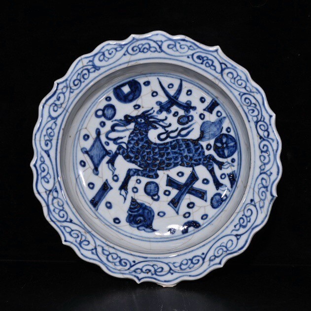 Ancient Chinese Yuan Dynasty Blue and White Porcelain Plate Ancient Chinese Yuan Dynasty Blue and White Porcelain Plate