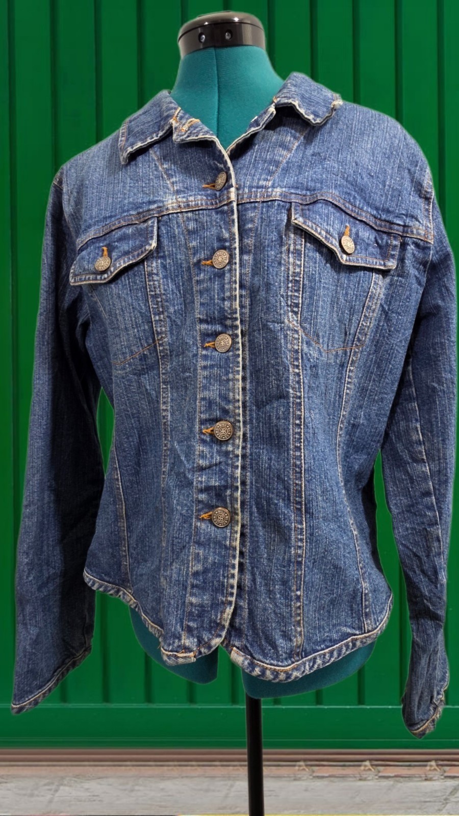 Bill Blass Jeanswear Women\'s Denim Jacket Button Up w/pockets Size - PL Bill Blass Jeanswear Women\'s Denim Jacket Button Up w/pockets Size - PL