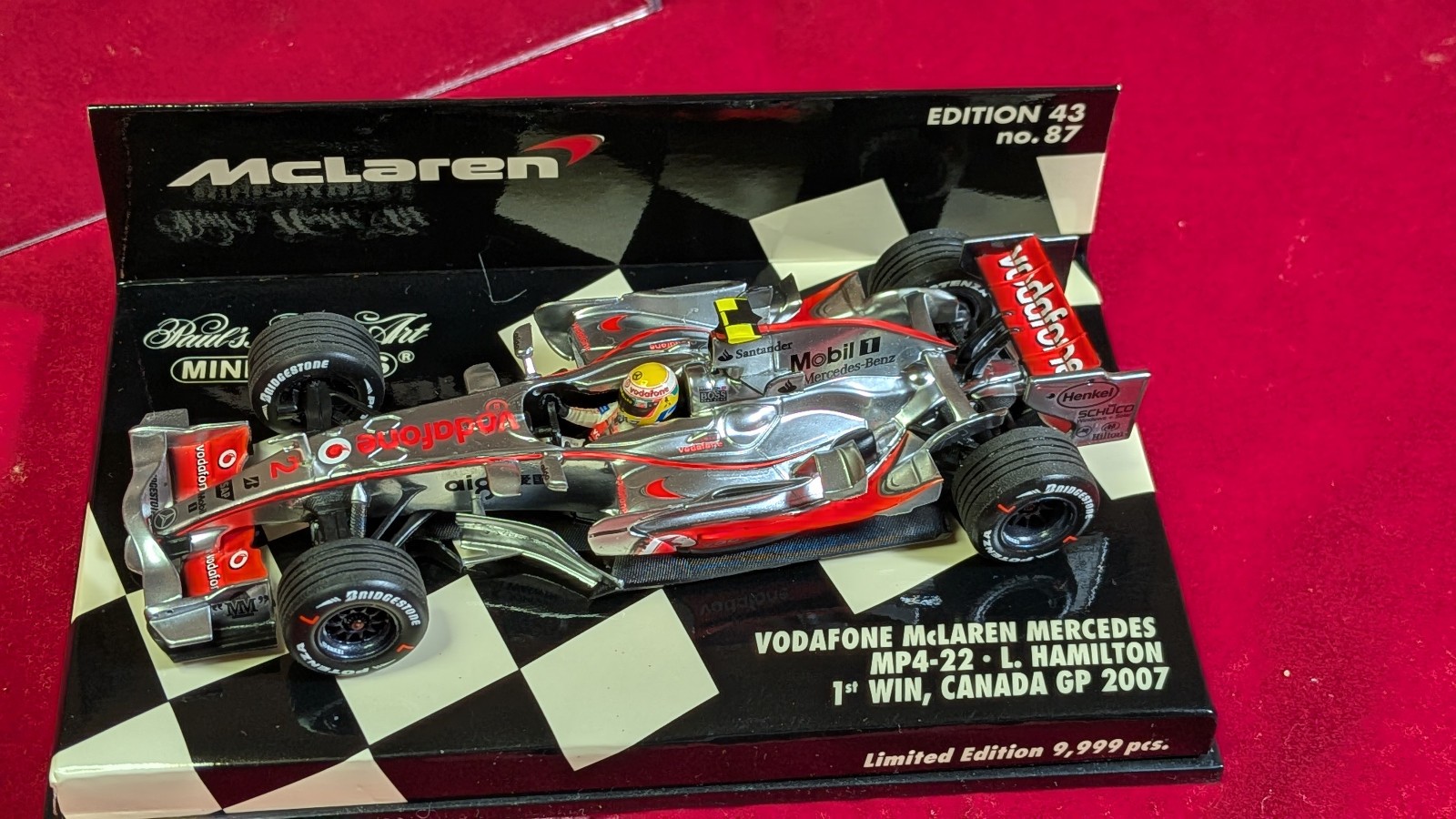 Minichamps 1:43 Hamilton McLaren MP4-22 F1 1st Win Canada 2007 Minichamps 1:43 Hamilton McLaren MP4-22 F1 1st Win Canada 2007