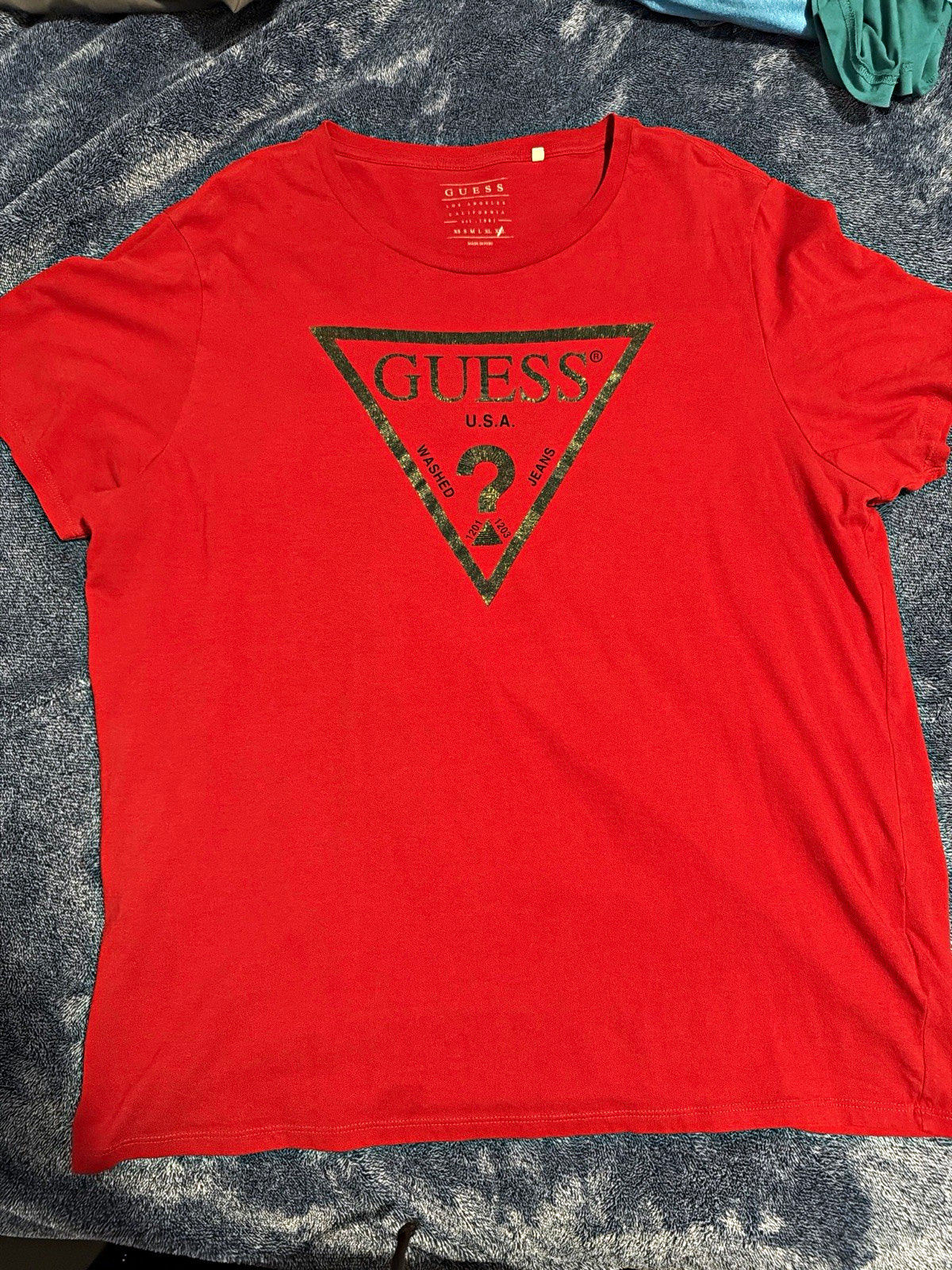 GUESS Men\'s M Red Graphic Logo Crew Neck Short Sleeve T-Shirt