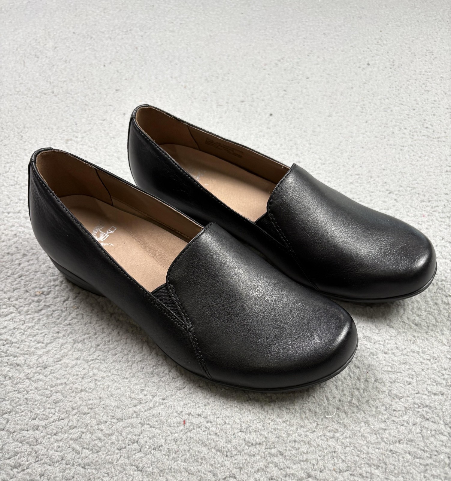Dansko Shoes Womens Size 8.5 Black Leather Slip On Comfort Wedge 5502020200