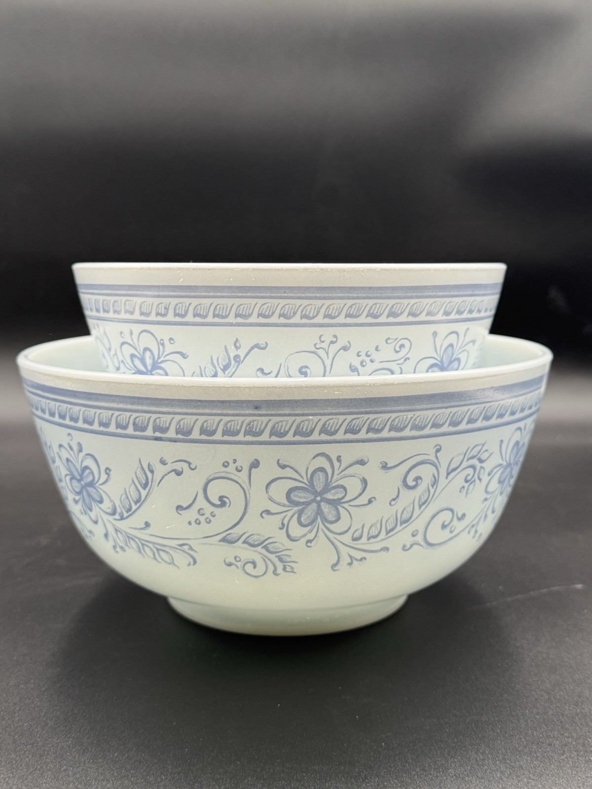 Vintage HTF PYREX Brittany Blue Mixing Bowls 478 and 479 Vintage HTF PYREX Brittany Blue Mixing Bowls 478 and 479