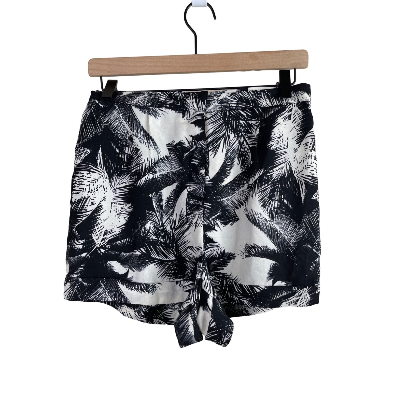 S.o. R.a.d. Collection Awesomeness TV Roll Cuff Knit Shorts Juniors Size M NWT