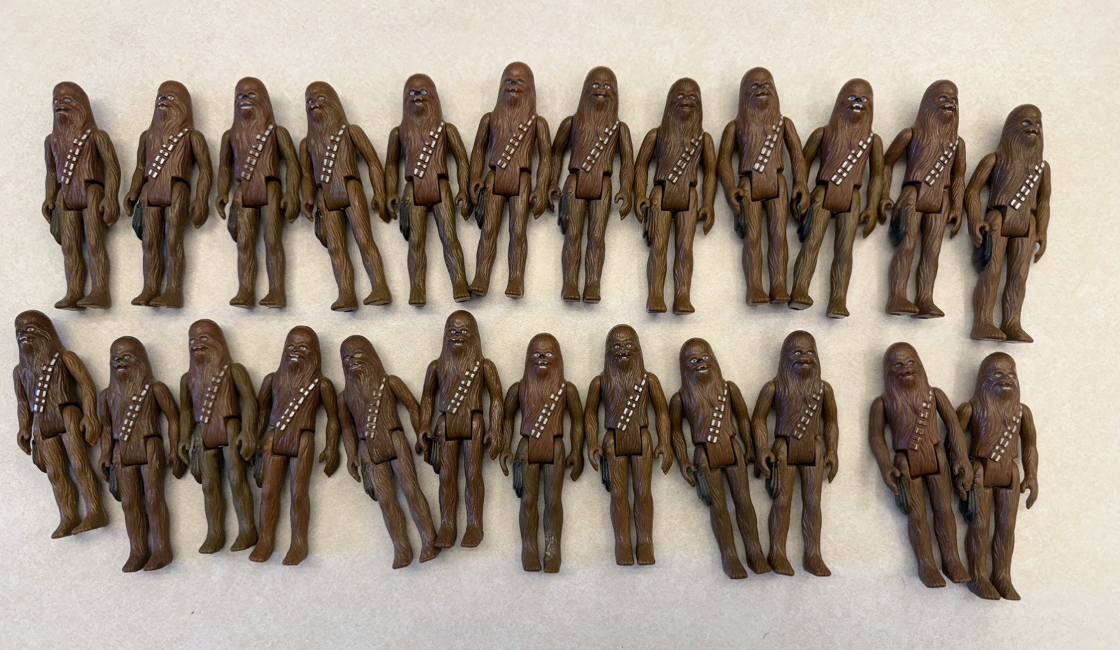 Vintage 1977 KENNER Star Wars FIGURE LOT * Chewbacca ARMY BUILDER of 25 figures 