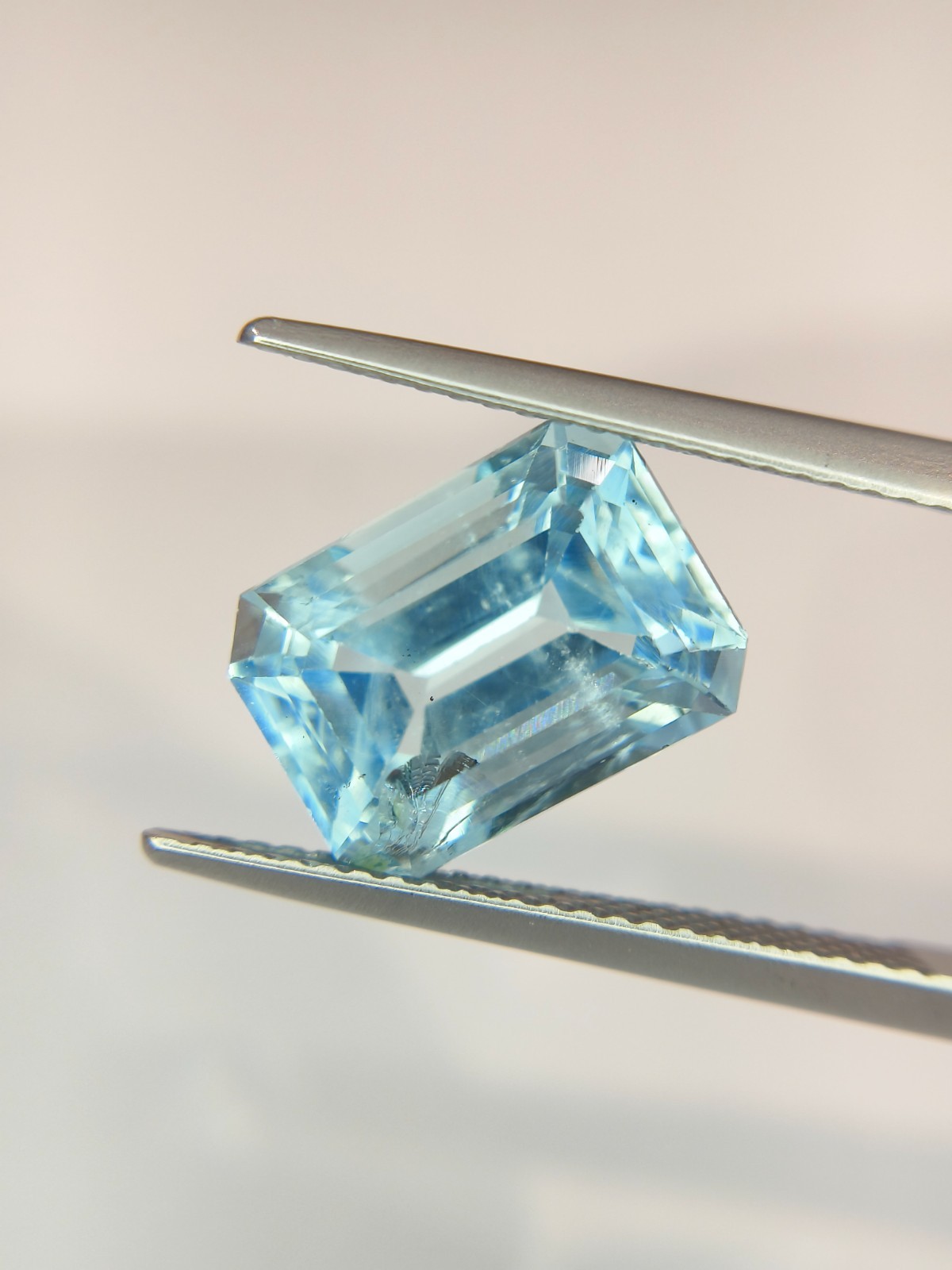 4.96 Cts A BEAUTIFUL AQUAMARINE OCTAGON SHAPE 4.96 Cts A BEAUTIFUL AQUAMARINE OCTAGON SHAPE