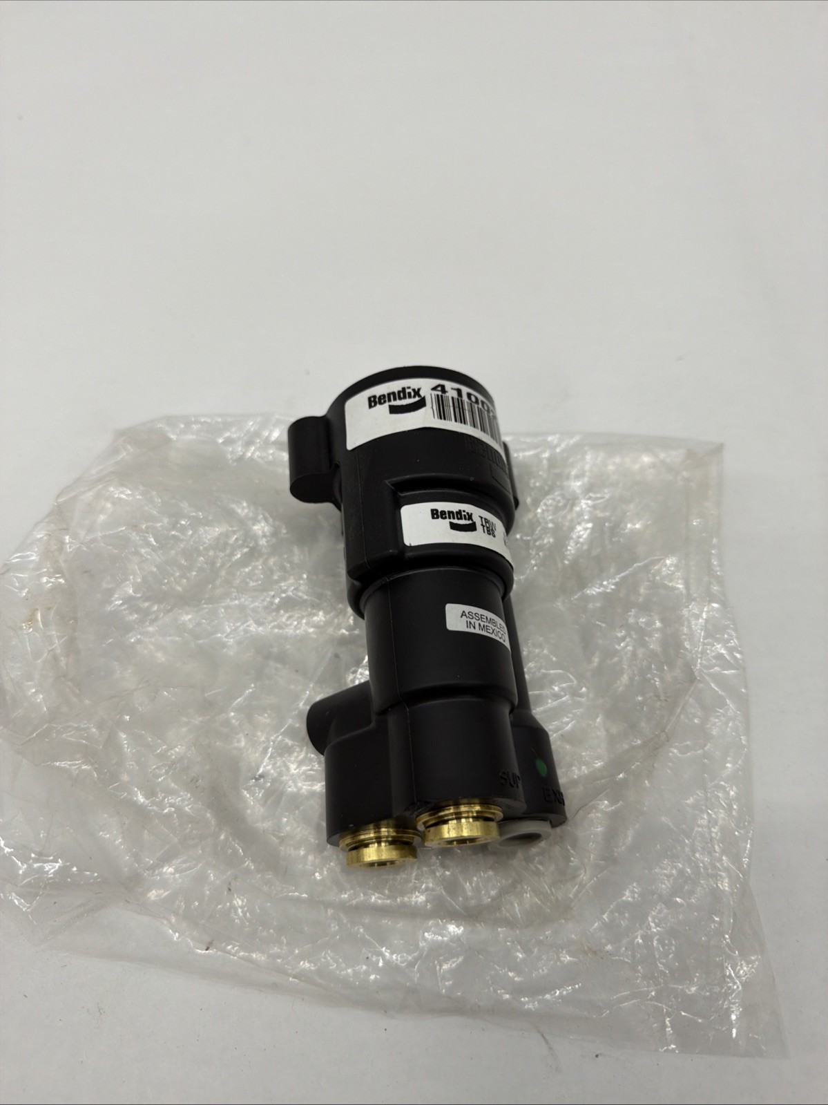 Bendix 5014708 410023 Trailer Brake Valve New OEM Part. Bendix 5014708 410023 Trailer Brake Valve New OEM Part.