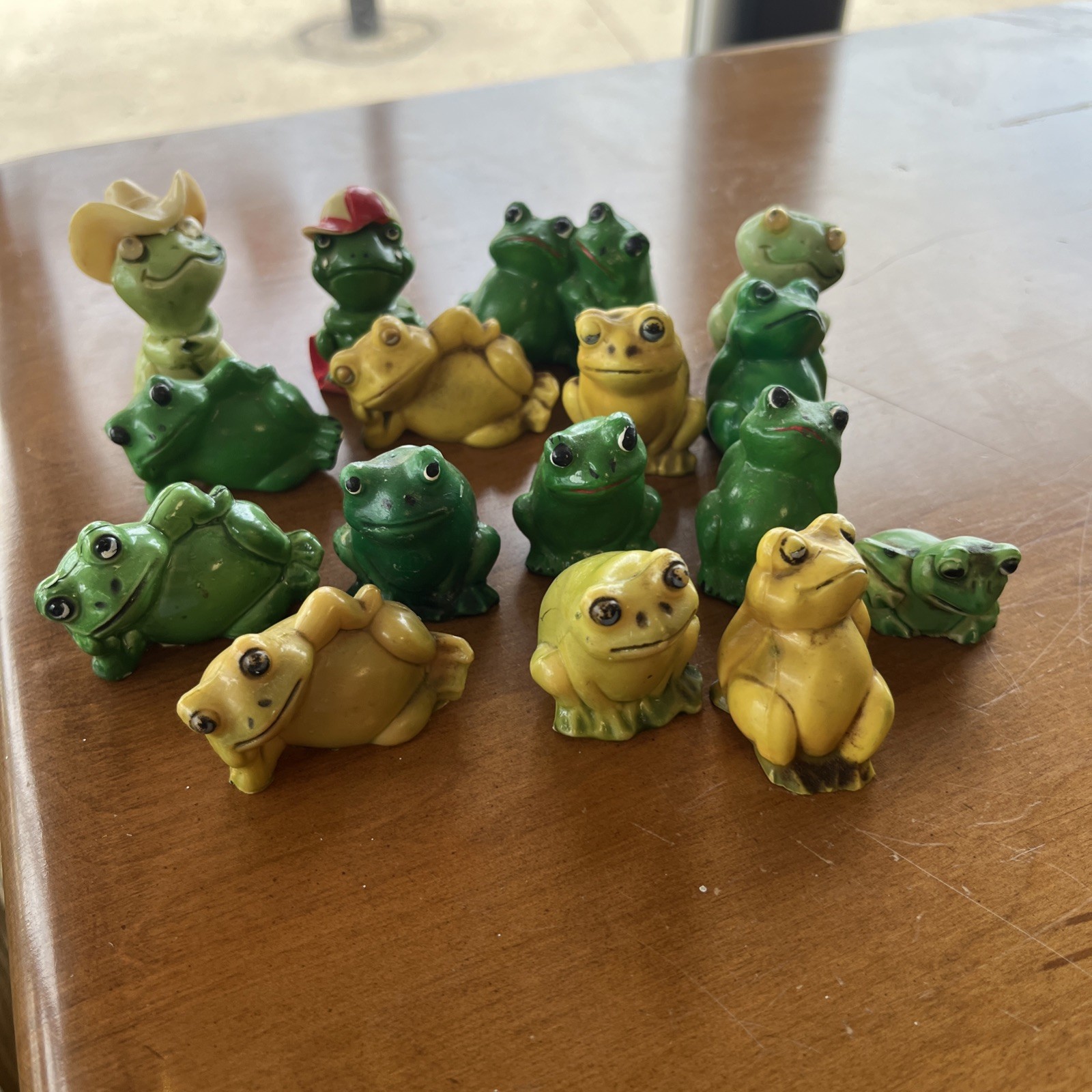 Lot of 16 Vintage Green Posing Frog Anthropomorphic Mini Figurines Hong Kong Lot of 16 Vintage Green Posing Frog Anthropomorphic Mini Figurines Hong Kong