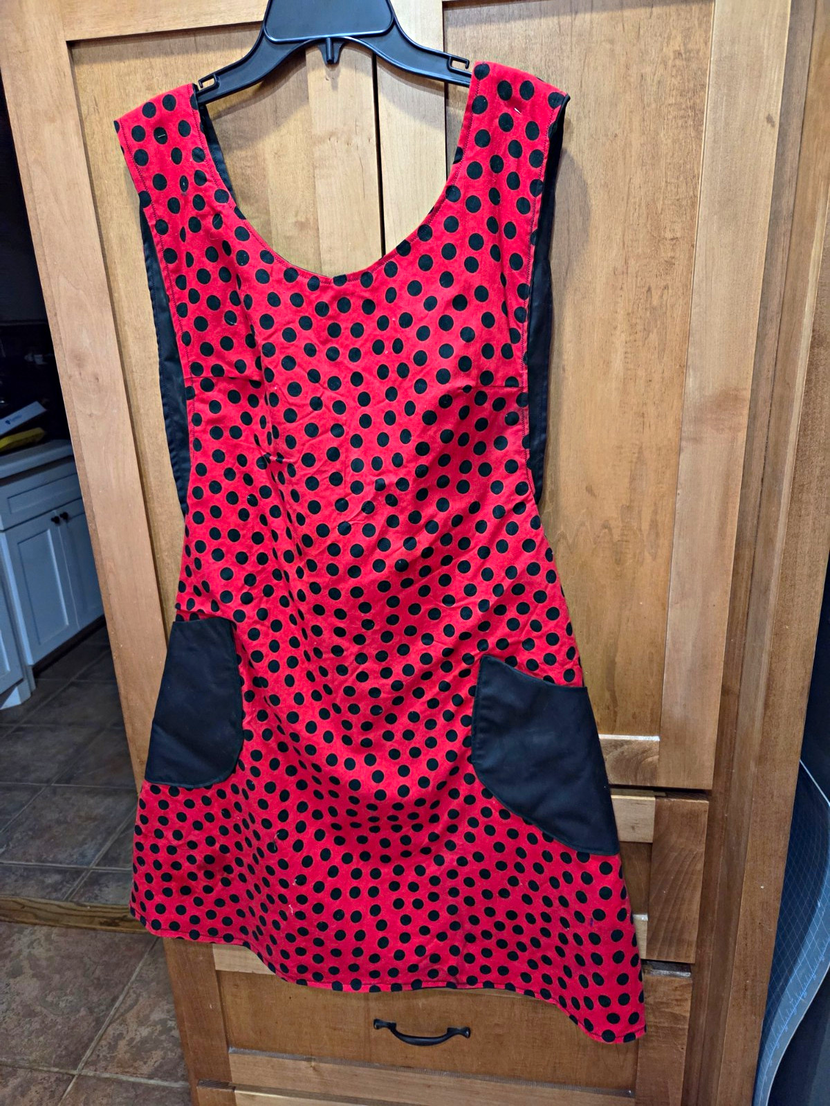 Handcrafted Vintage Cotton Cobbler Apron XL Red/Black Polka Dot Pockets Handcrafted Vintage Cotton Cobbler Apron XL Red/Black Polka Dot Pockets