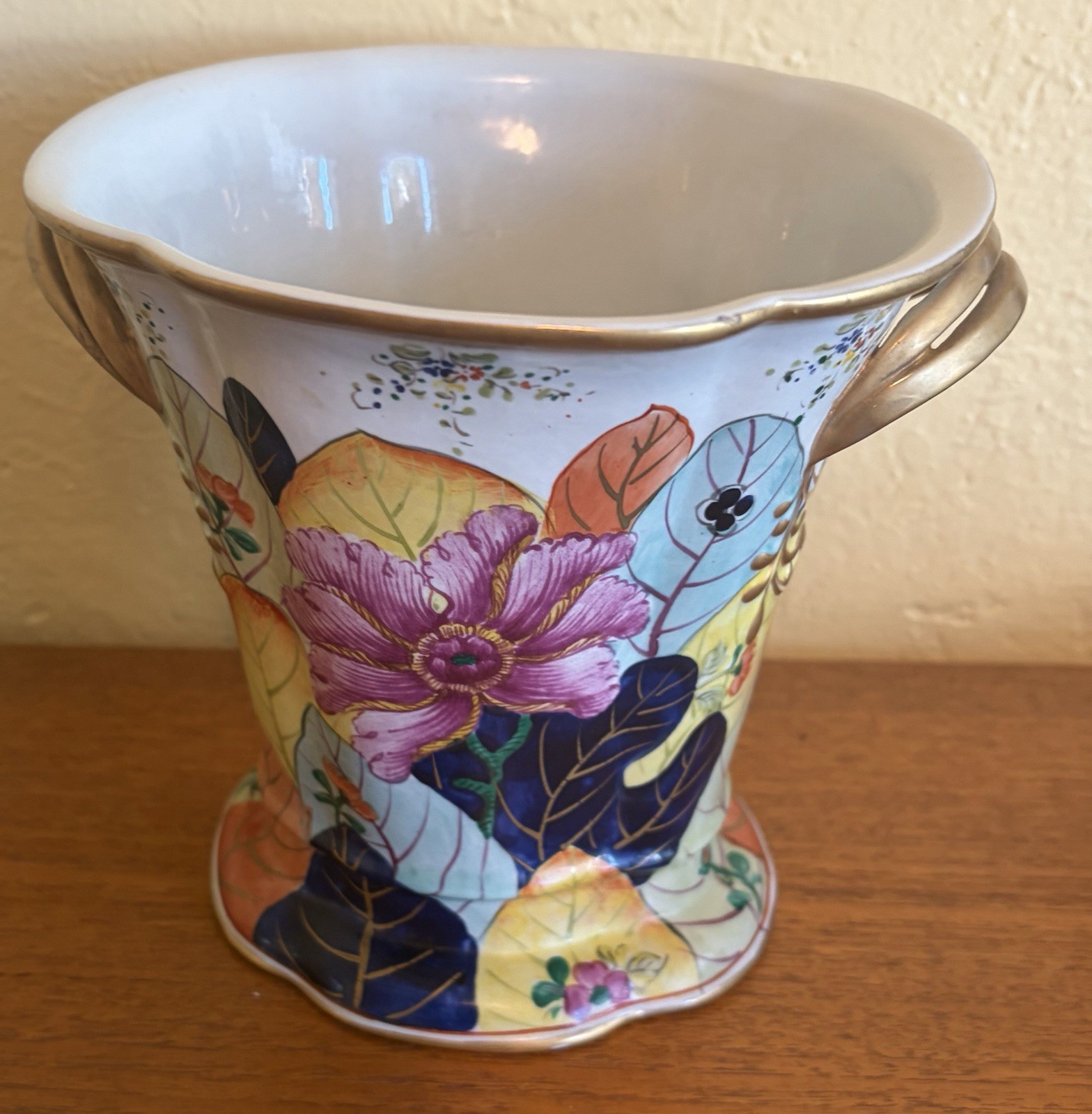 Mottahedeh Tobacco Leaf-Porcelain Vase-Lowesoft-7”
