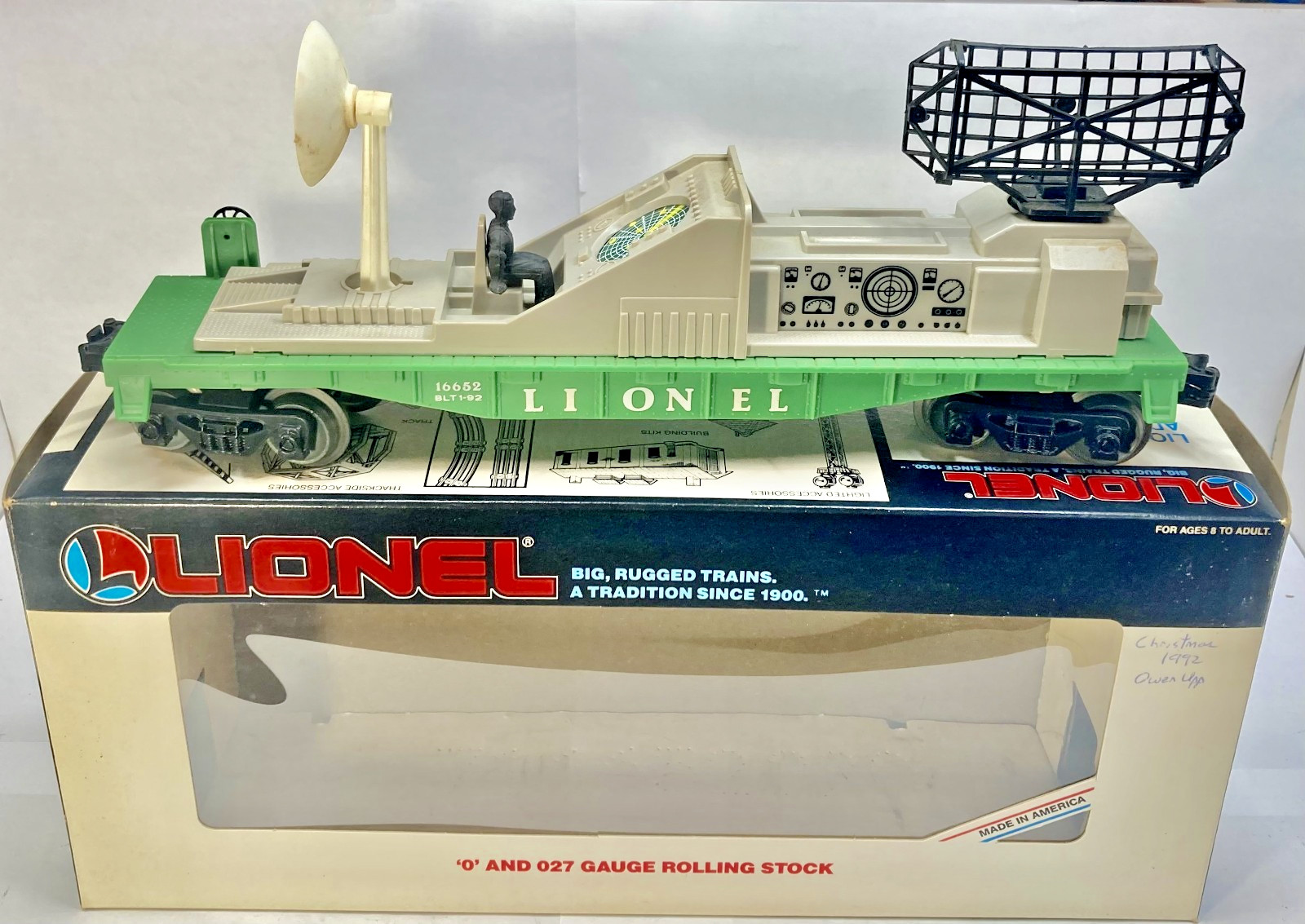 Lionel No. 16652 Operating Radar Flat Car in Original Box D Lionel No. 16652 Operating Radar Flat Car in Original Box D