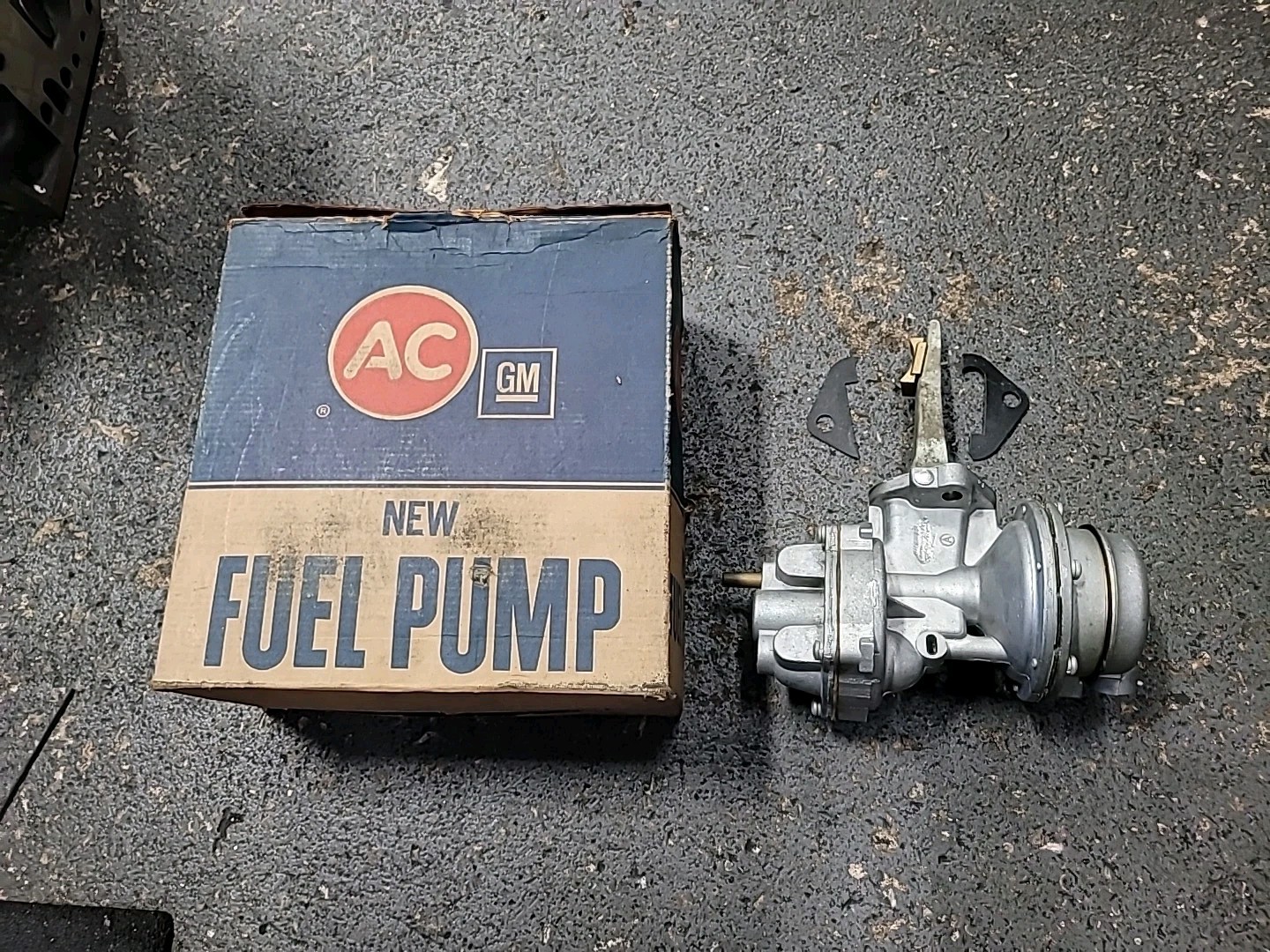 Vintage OEM GM 56-58  Mechanical Fuel Pump Delphi MF0189 fits  Ford Thunderbird