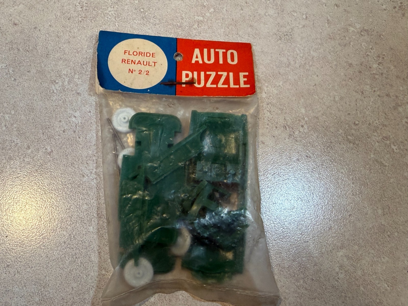 Renault  Floride Keychain Puzzle - France 1960