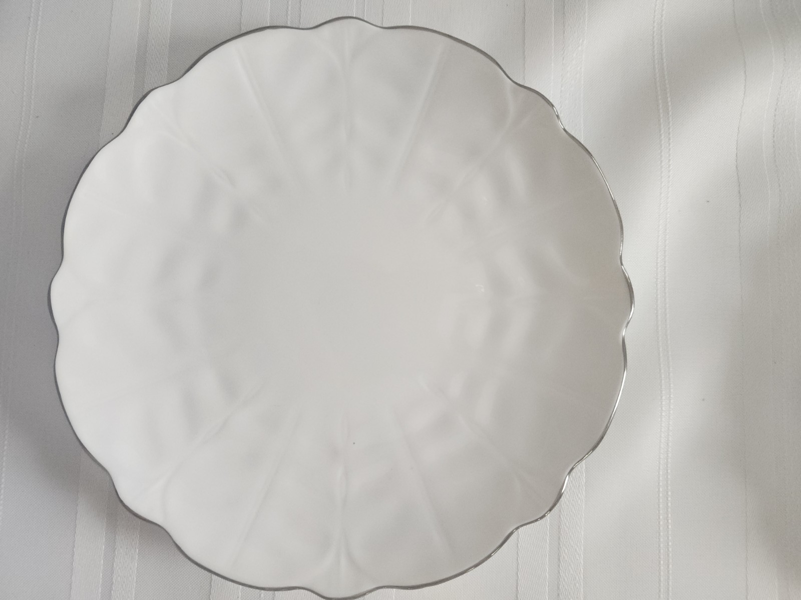 Set of 10 John  Aynsley & Sons, Spring Crocus pattern Salad Plates Bone China