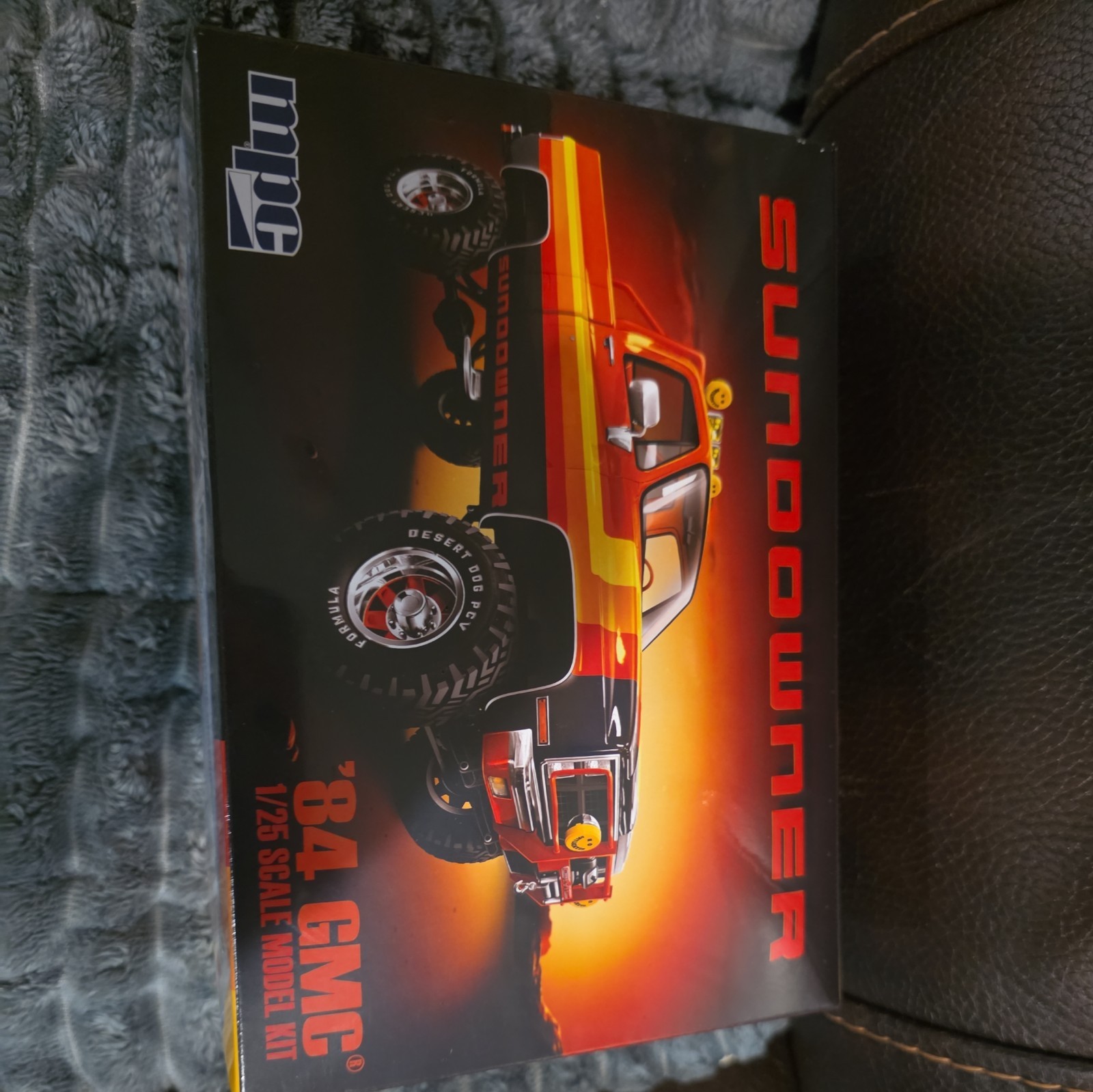 84 GMC sundowner 1:25 scale MPC 1025 model sealed bags
