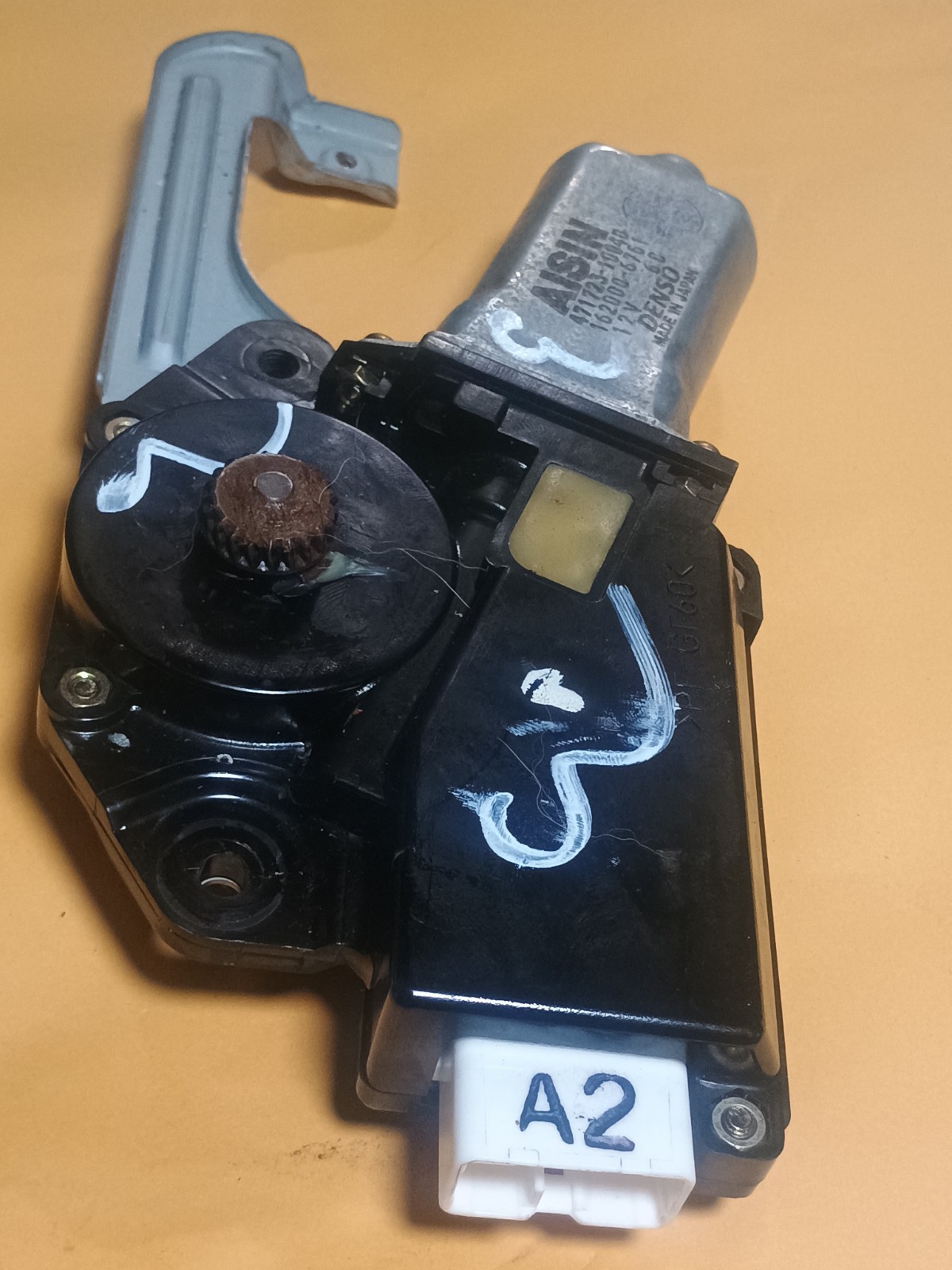 2001-2007 Toyota Sequoia Power Sunroof Moonroof Motor OEM 63260-0C010