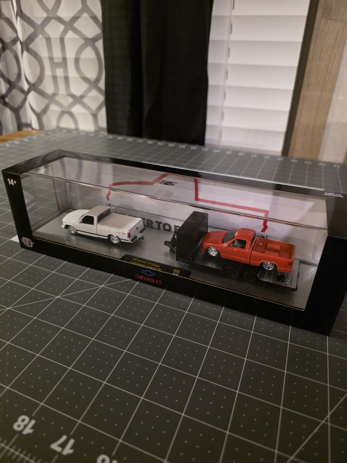 M2 1/64 Hauler 1993 chevrolet c1500 454ss & 1995 chevy S10 custom R95 NIB M2 1/64 Hauler 1993 chevrolet c1500 454ss & 1995 chevy S10 custom R95 NIB