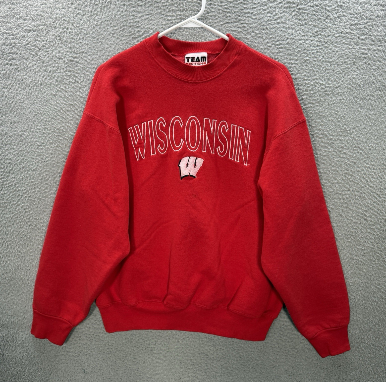 Vintage Wisconsin Badgers Sweatshirt Adult XL Red Crewneck Embroidered 90s Y2K Vintage Wisconsin Badgers Sweatshirt Adult XL Red Crewneck Embroidered 90s Y2K