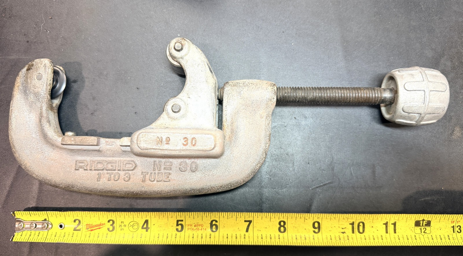 RIDGID 32940 Model 30 Screw-Feed Tubing Cutter (1 RIDGID 32940 Model 30 Screw-Feed Tubing Cutter (1