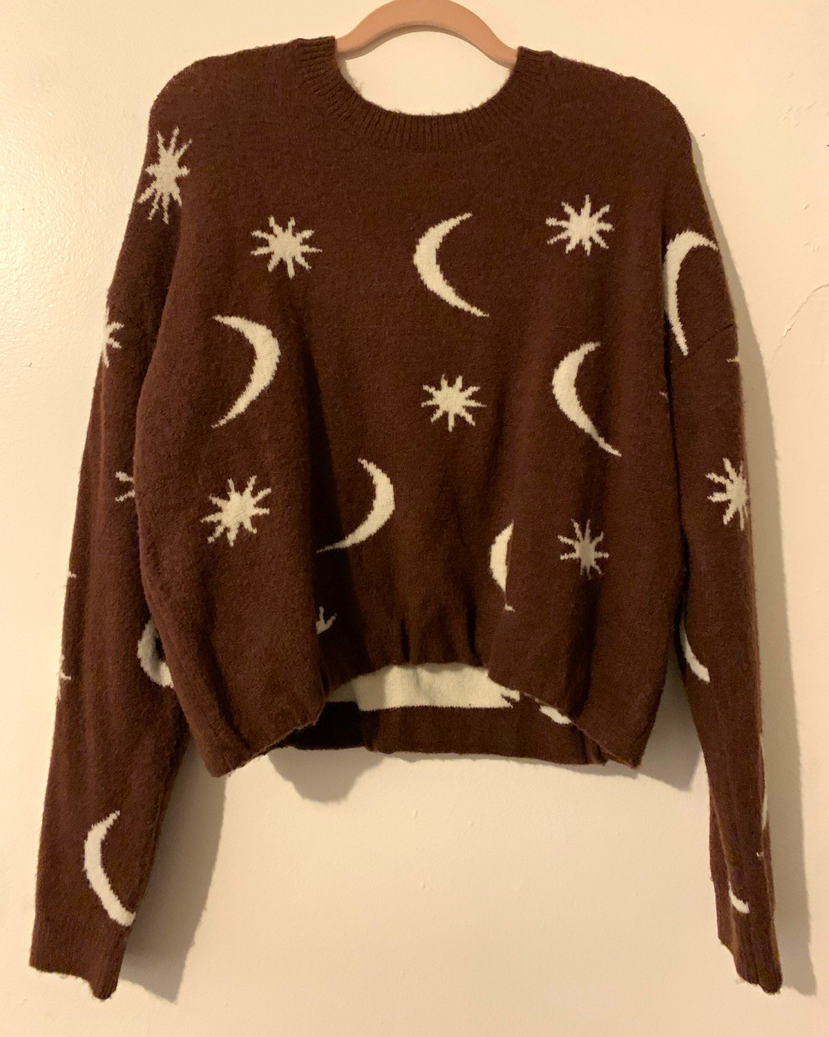 Volcom Women\'s Brown Knit Crew Neck Pullover Sweater Moon & Stars Graphic M Volcom Women\'s Brown Knit Crew Neck Pullover Sweater Moon & Stars Graphic M