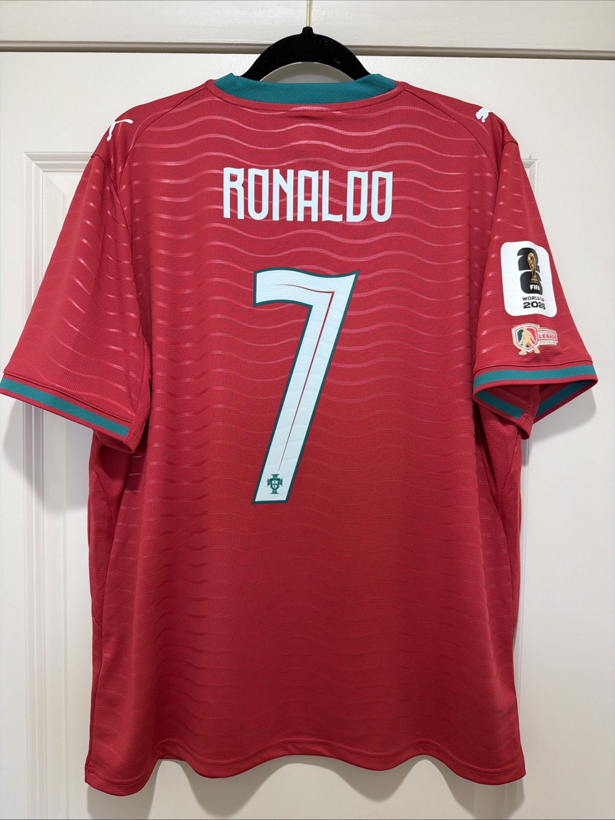 Ronaldo #7 Mens LARGE PUMA Portugal Home Fan Legacy World Cup Jersey 
