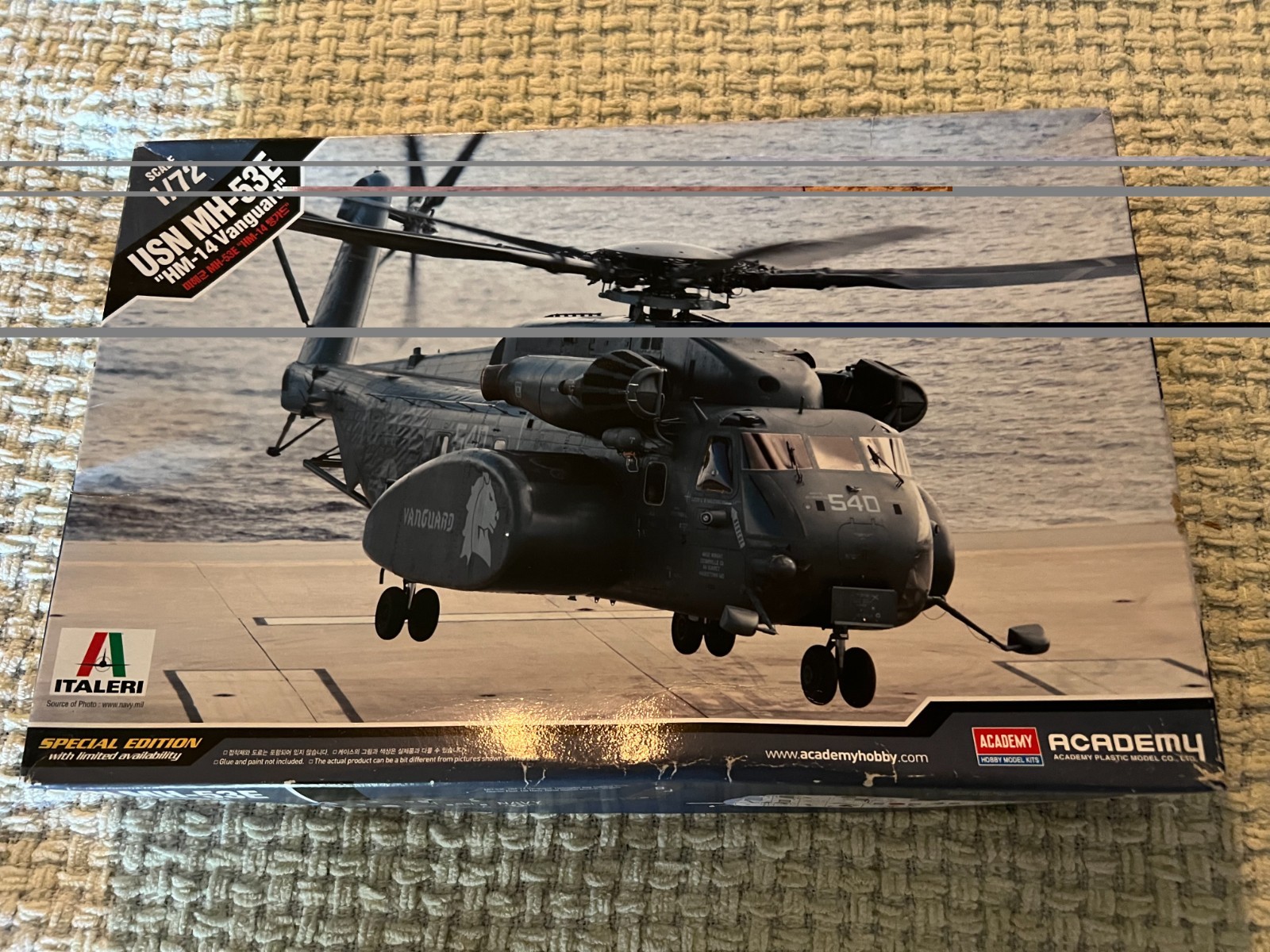 1/72 Academy USN MH-53E Sea Dragon with HM-14 Vanguard