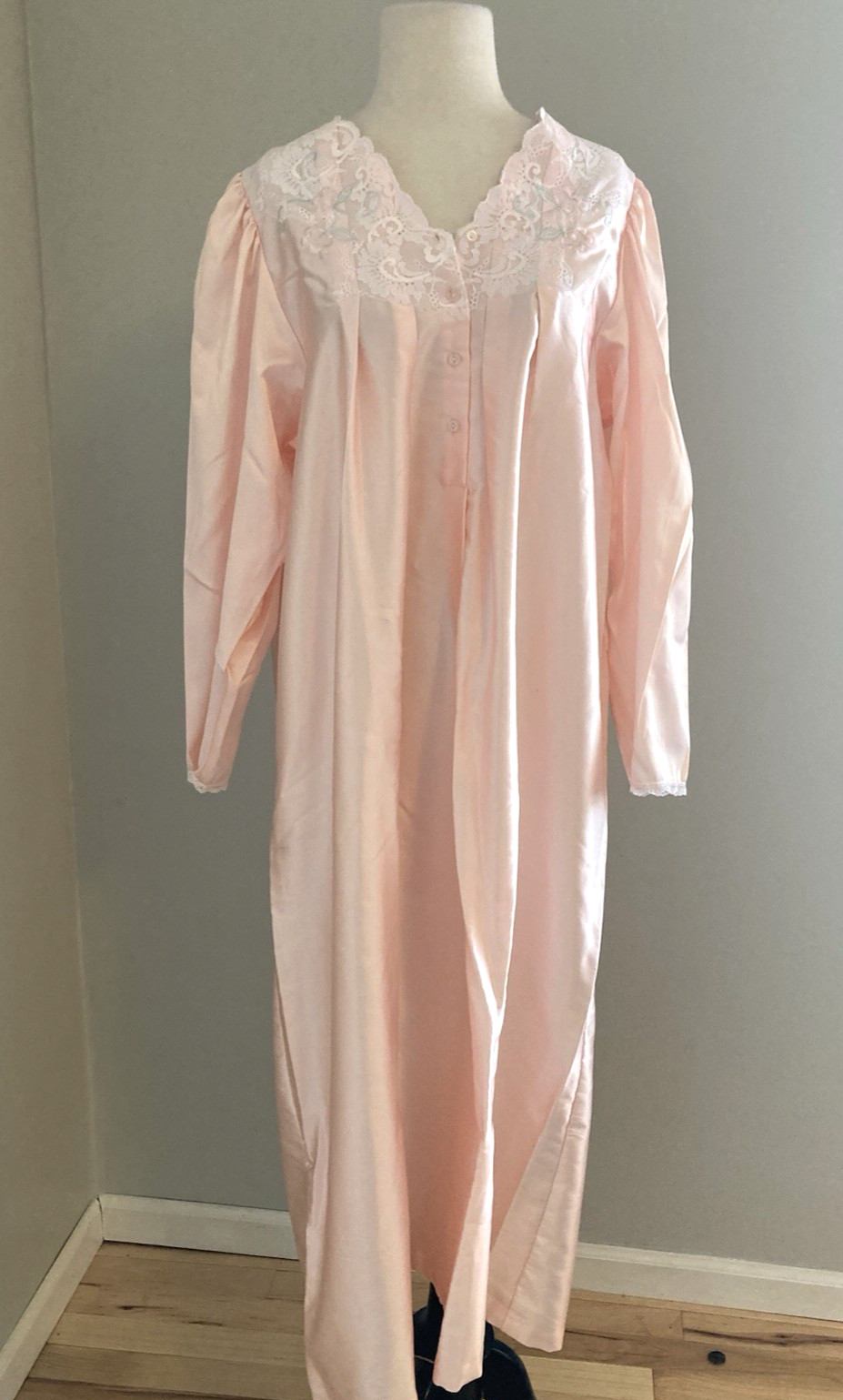 New Vintage Eve Stillman Nightgown Modest Satin Embroidered Lace  Petite
