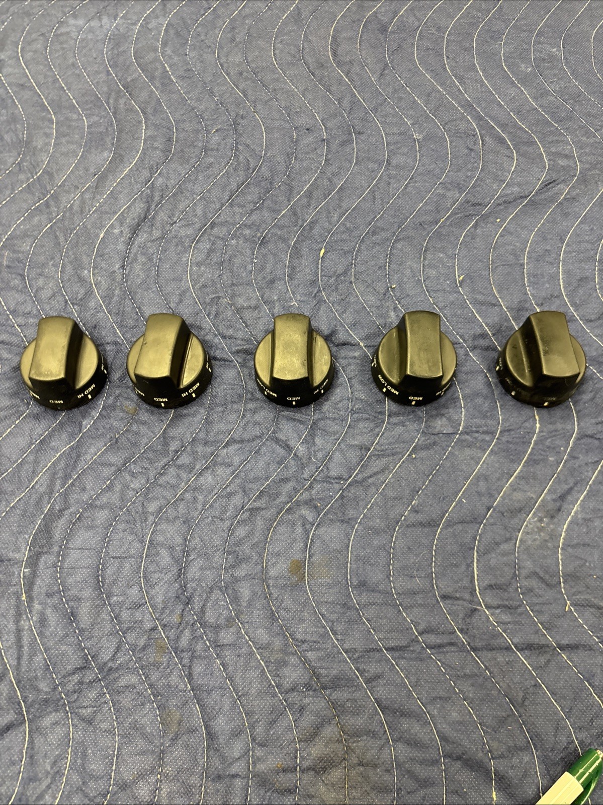 Viking OEM (Set of 5) Black Stovetop Knobs PB010206 - Tested