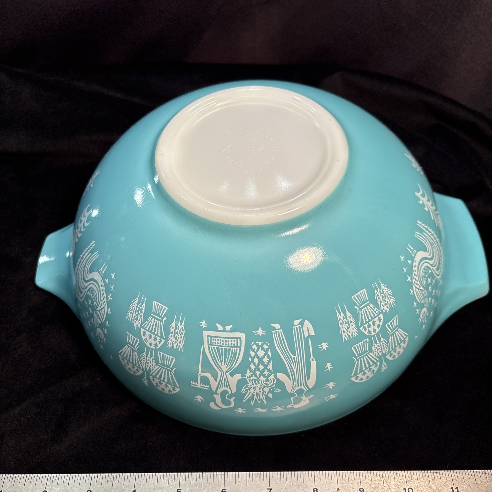 Pyrex CINDERELLA Amish Butterprint  4 Qt Mixing Bowl Blue Turquoise  444 Vintage