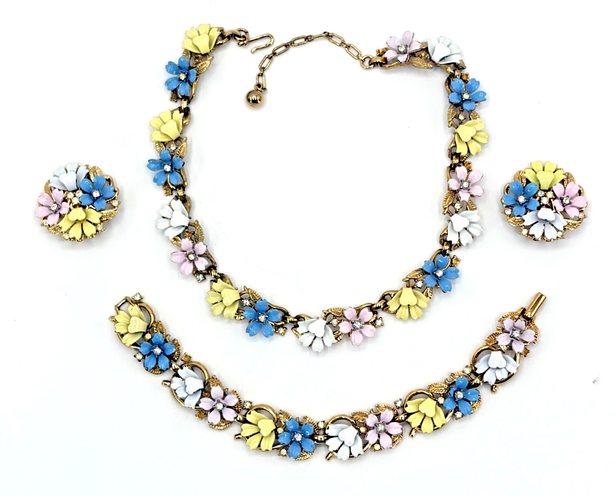 CROWN TRIFARI 1955 Book Piece \