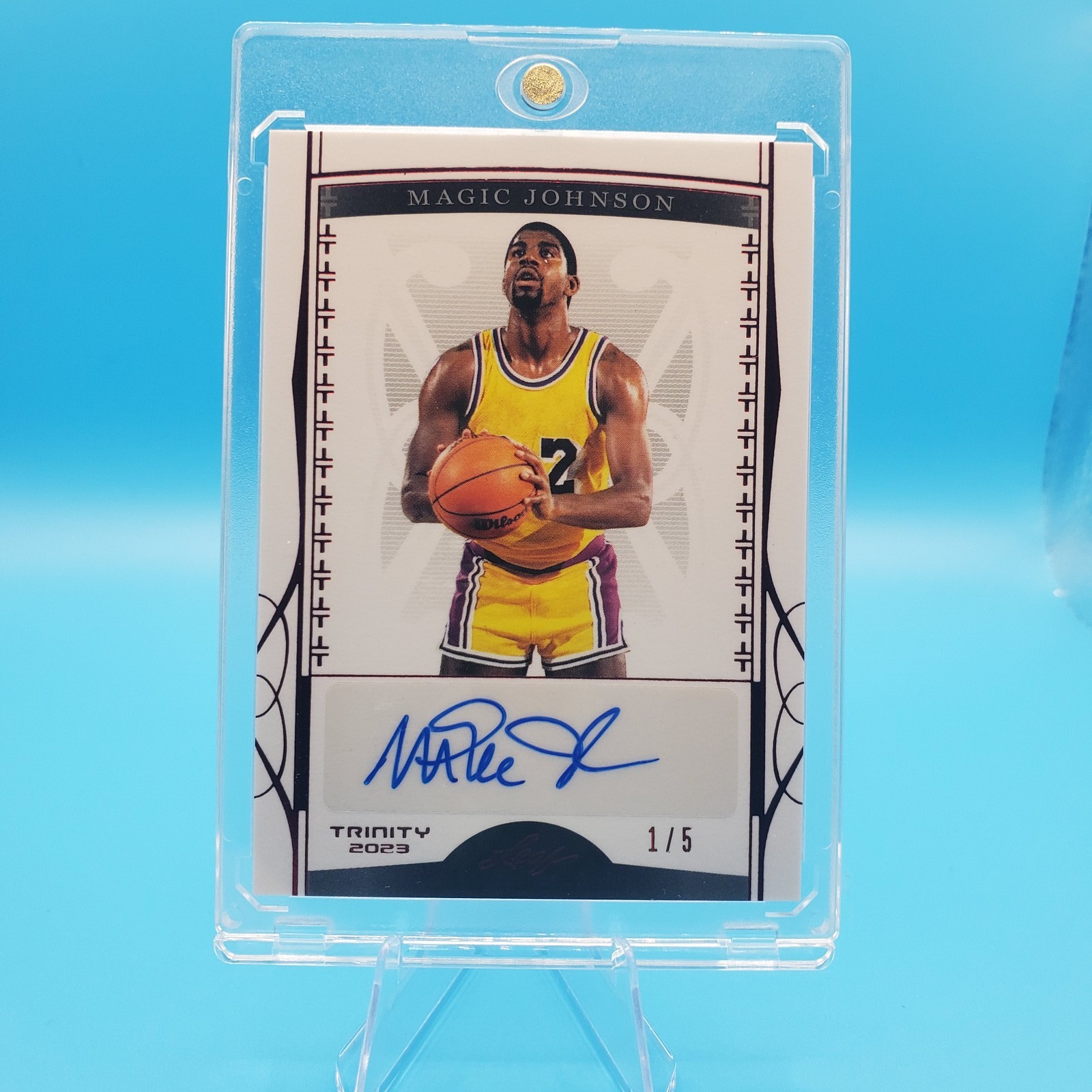 2022-23 Leaf Trinity - Magic Johnson #BA-MJ1 Red /5 (AU) 2022-23 Leaf Trinity - Magic Johnson #BA-MJ1 Red /5 (AU)