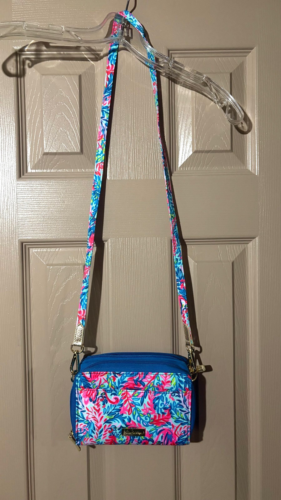 NWOT Lilly Pulitzer MERCATO Crossbody Bag BRAND NEW GUARANTEED RETAIL $90 NWOT Lilly Pulitzer MERCATO Crossbody Bag BRAND NEW GUARANTEED RETAIL $90