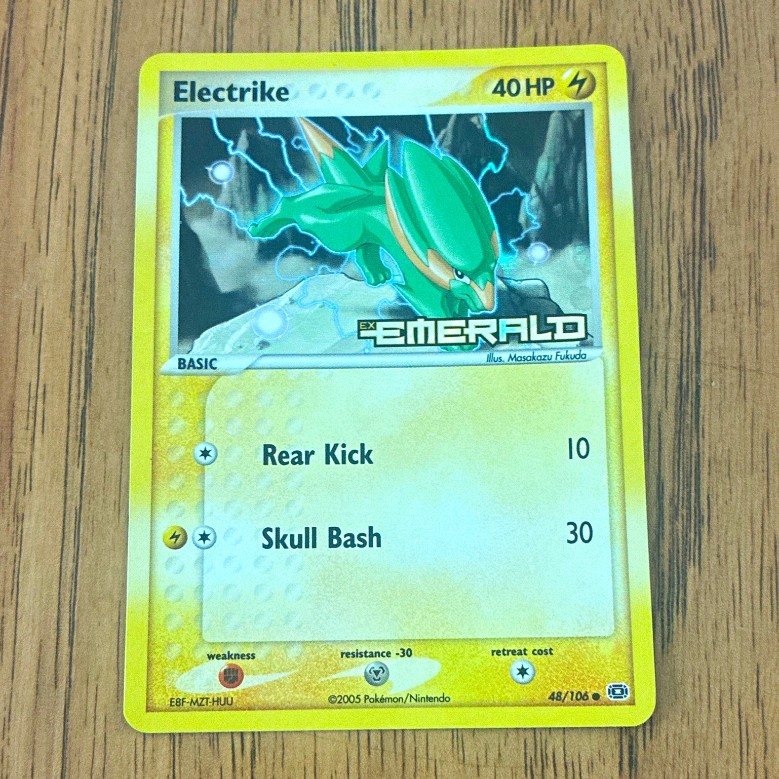 Pokemon TCG Electrike 48/106 EX Emerald Reverse Holo 40 HP 2005 English Pokemon TCG Electrike 48/106 EX Emerald Reverse Holo 40 HP 2005 English