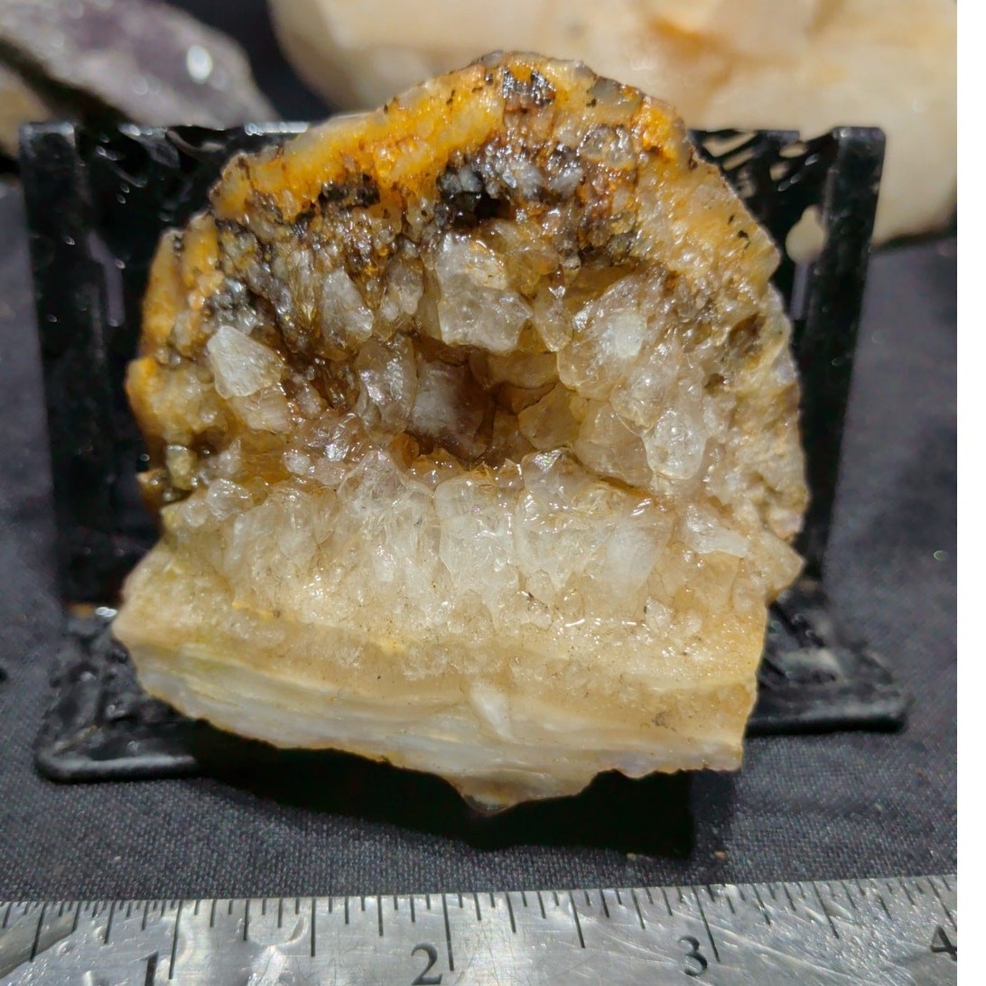 Opalized Crystalized Banded Agate Specimen Natural Form (8.4oz) Opalized Crystalized Banded Agate Specimen Natural Form (8.4oz)