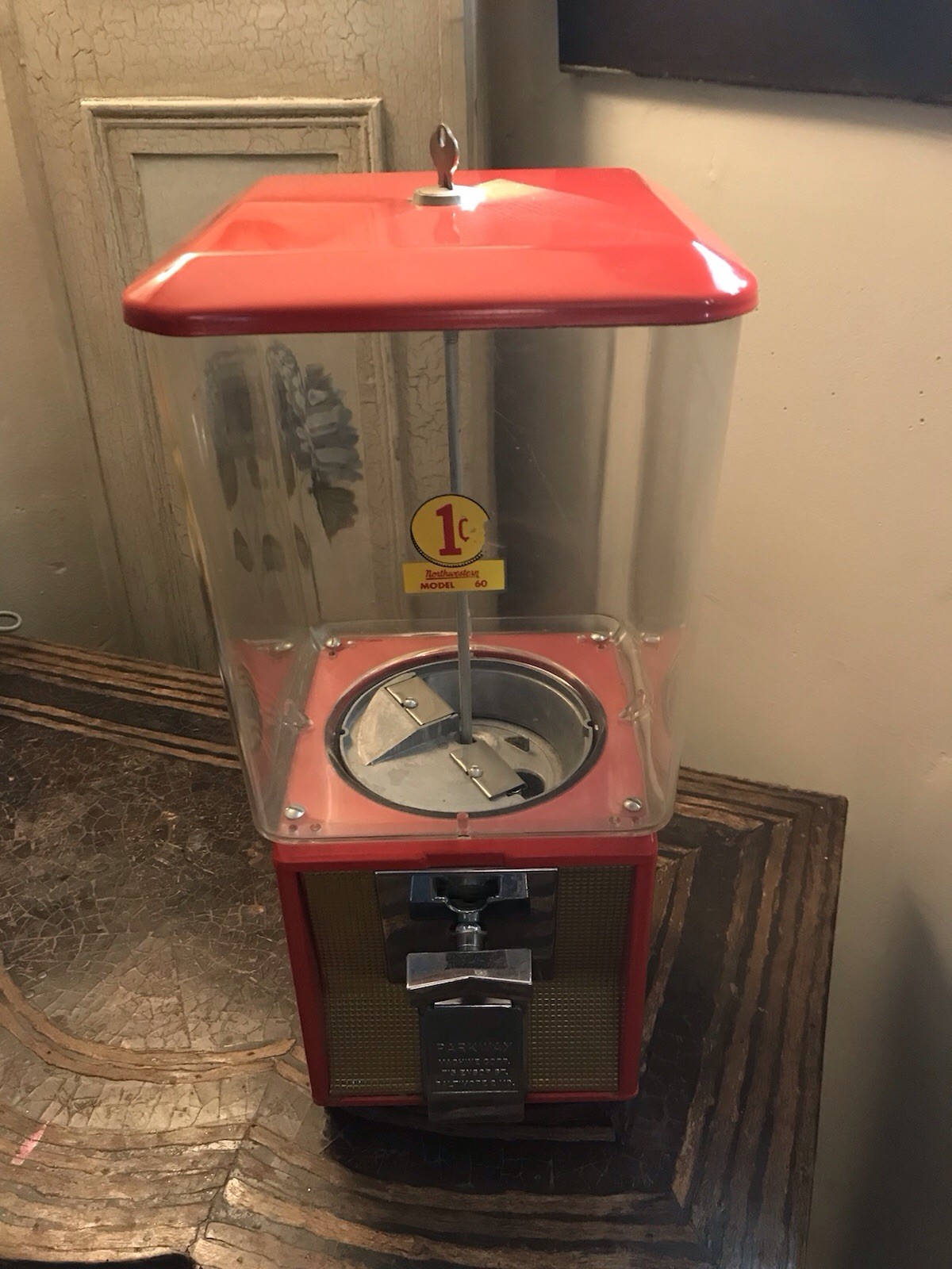 *RARE* Vintage Parkway Vending 1 Cent Gumball Machine - With Key (See Pics/Desc) *RARE* Vintage Parkway Vending 1 Cent Gumball Machine - With Key (See Pics/Desc)