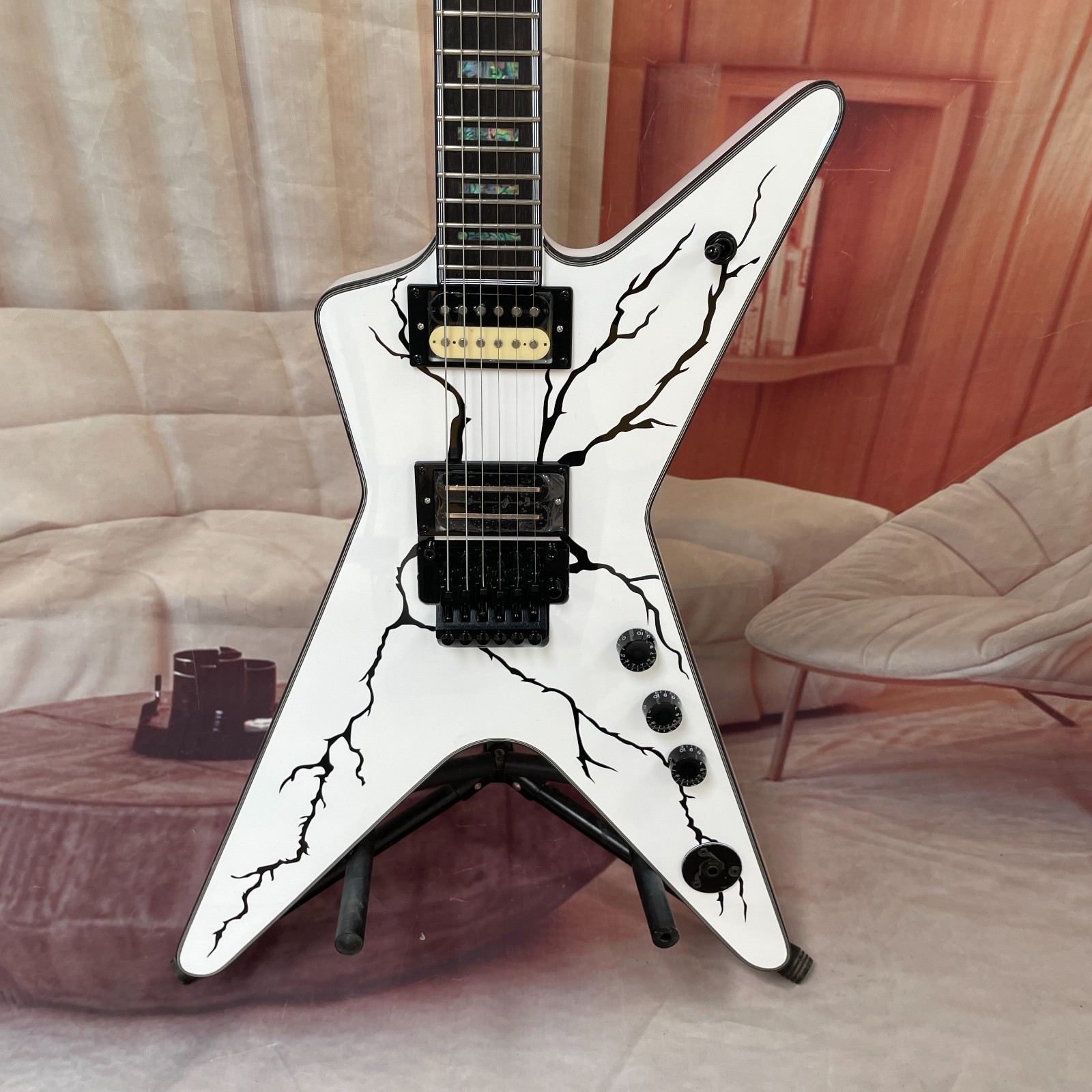 Special White Dime Electric Guitar Rosewood Fretboard Rare Black Tremolo F/s