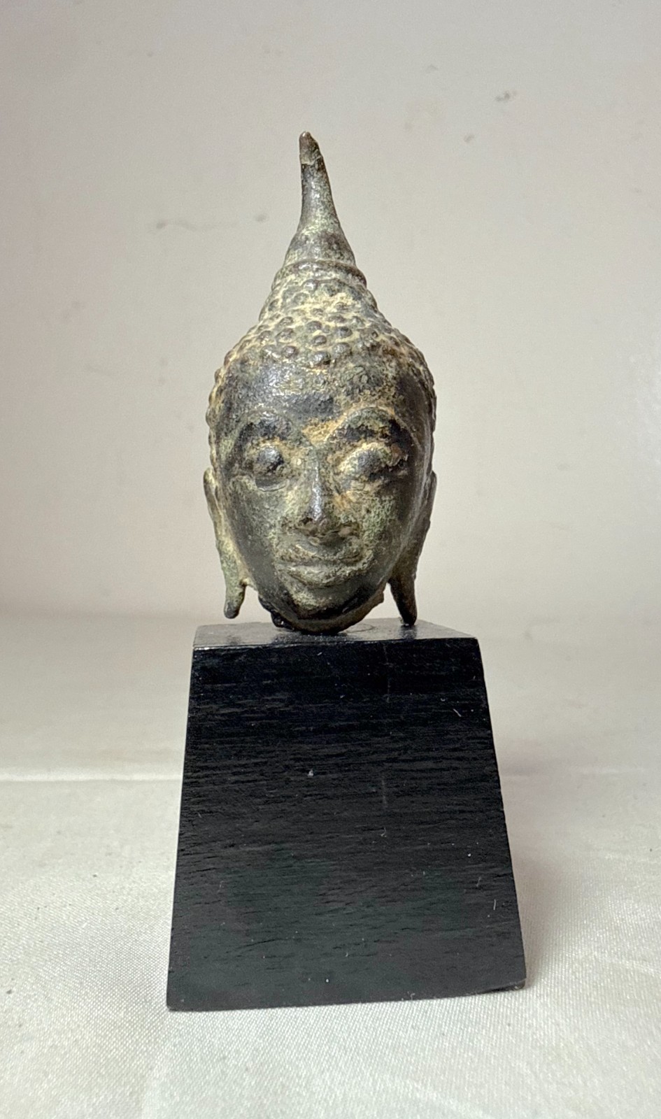 rare antique 14th century handmade bronze Thailand Buddha head statue fragment . rare antique 14th century handmade bronze Thailand Buddha head statue fragment .